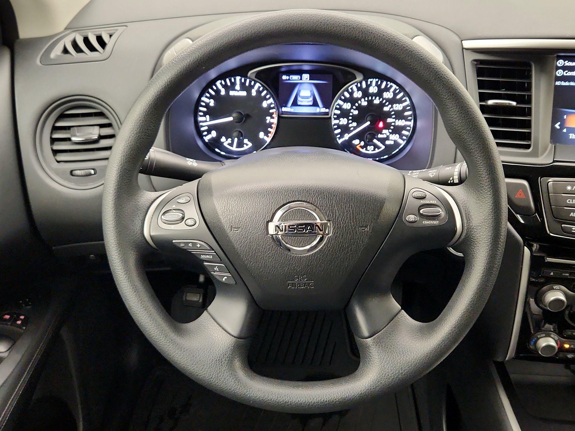 Thumbnail: 2017 Nissan Pathfinder - 10