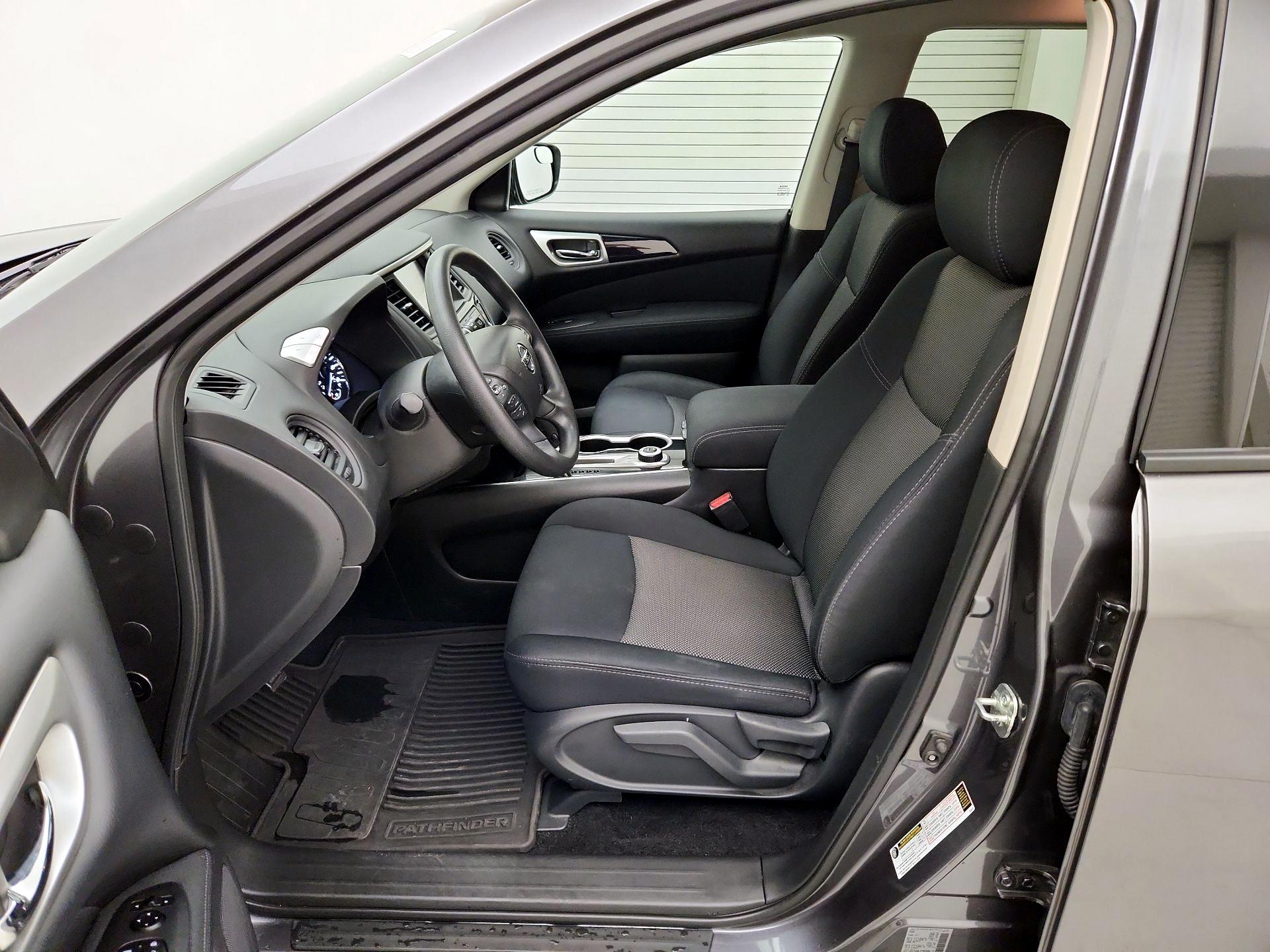 Thumbnail: 2017 Nissan Pathfinder - 11