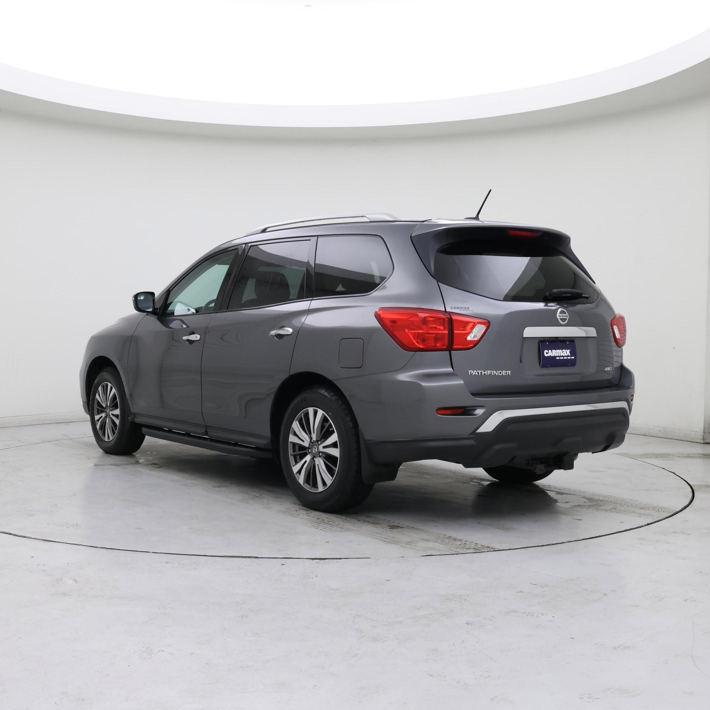 Thumbnail: 2017 Nissan Pathfinder - 2