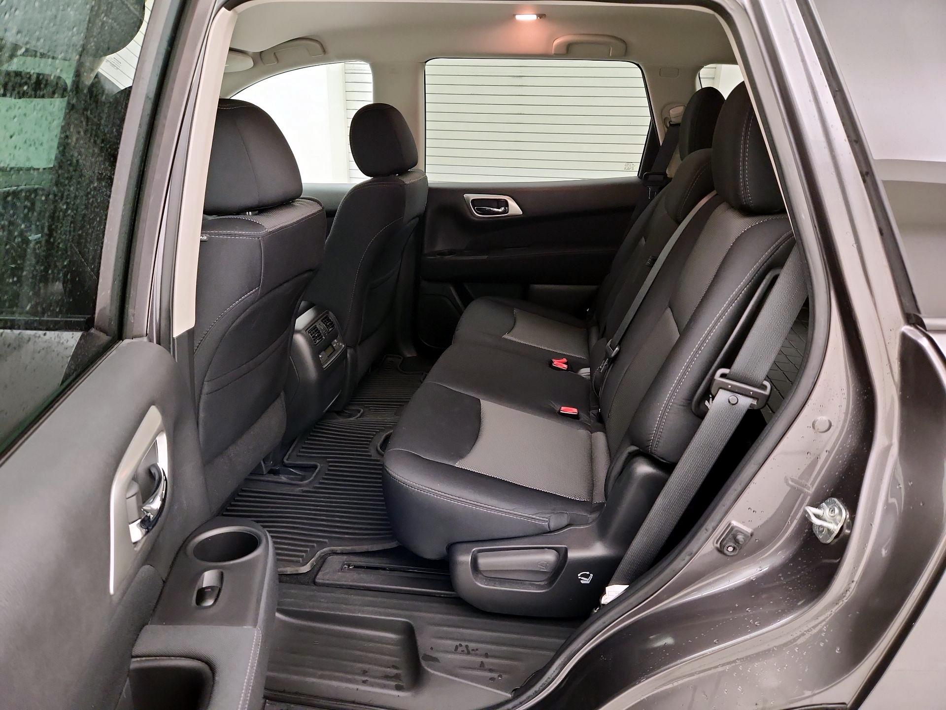 Thumbnail: 2017 Nissan Pathfinder - 19