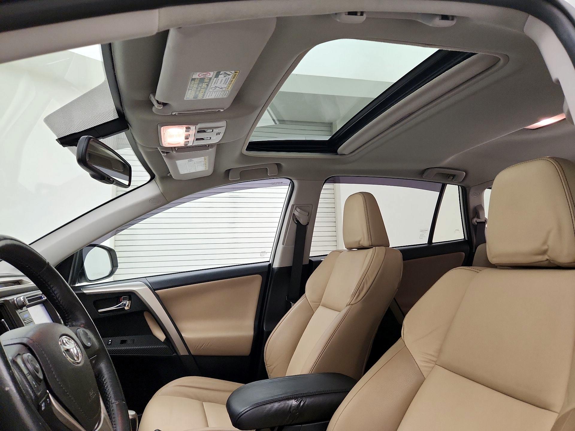 Thumbnail: 2015 Toyota RAV4 - 20