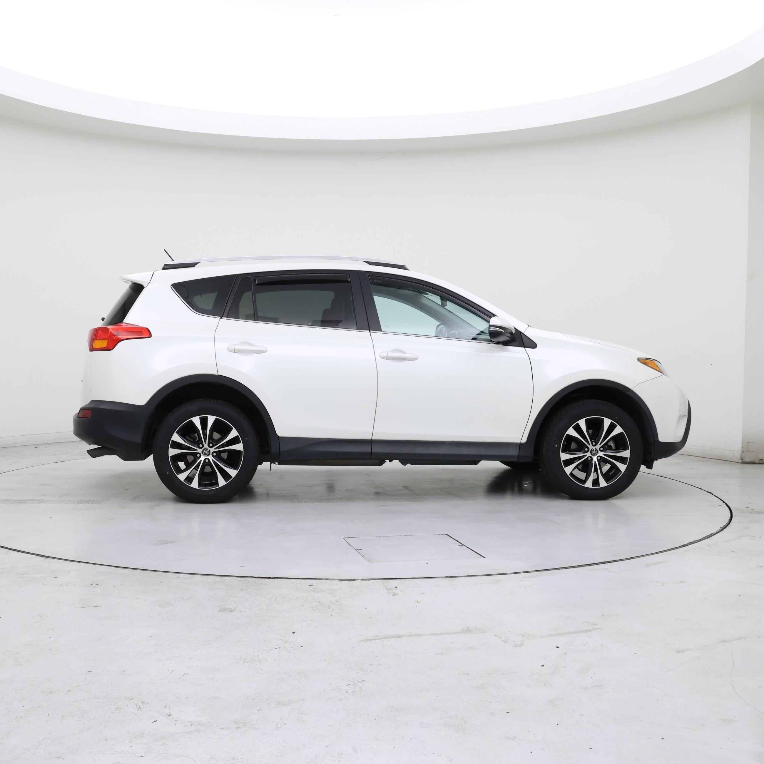 Thumbnail: 2015 Toyota RAV4 - 7