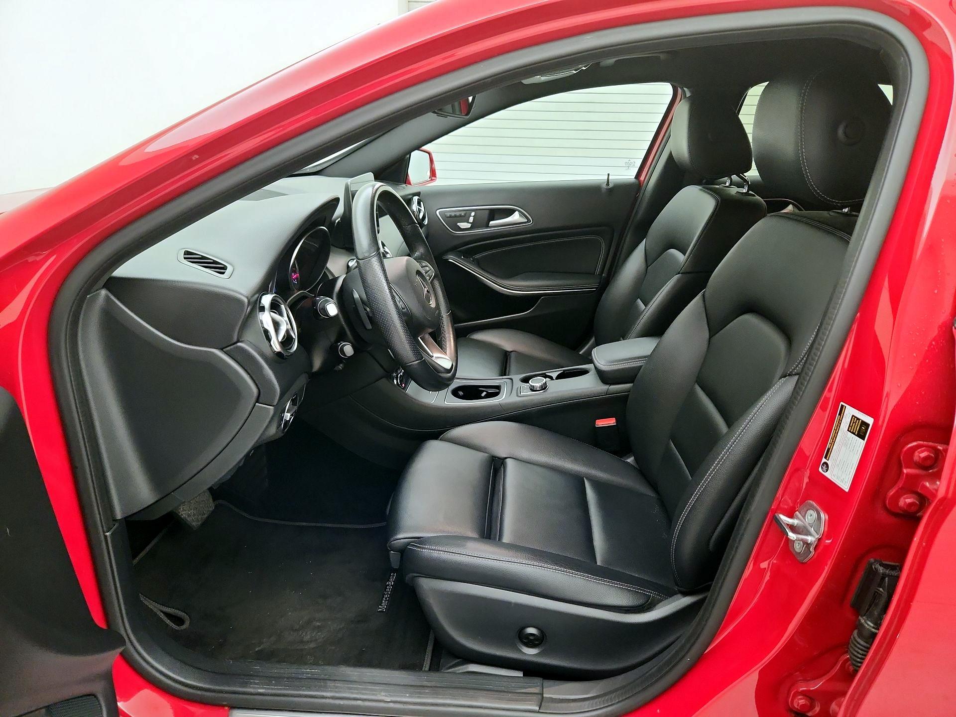 Thumbnail: 2020 Mercedes-Benz GLA - 11