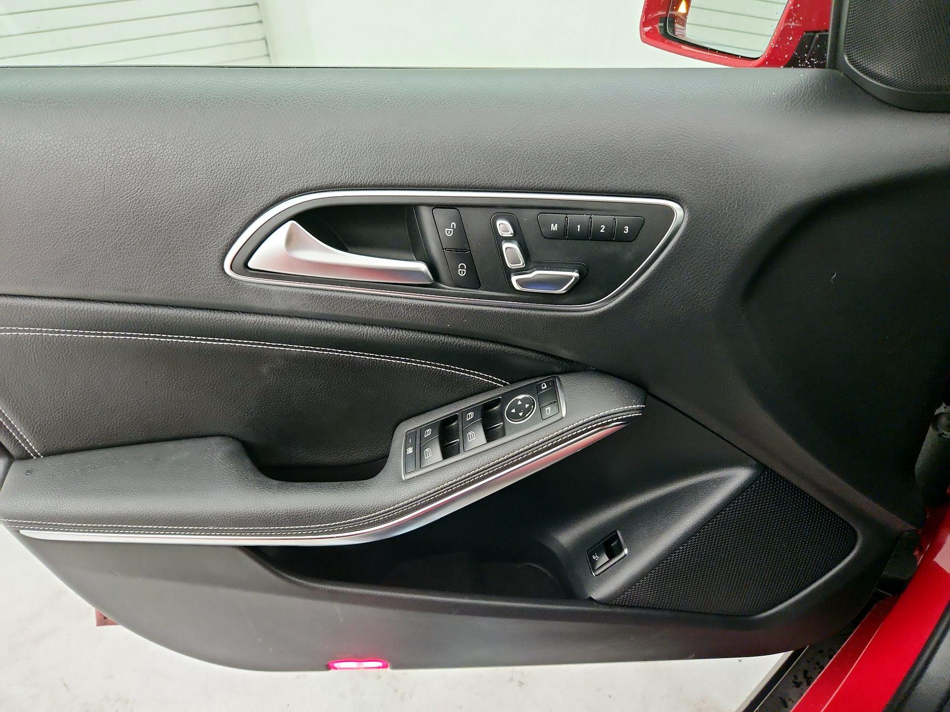 Thumbnail: 2020 Mercedes-Benz GLA - 12