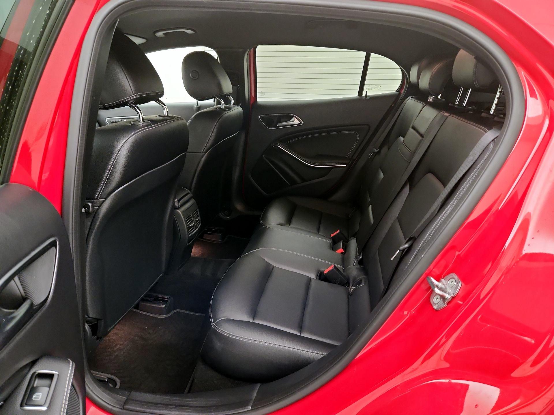 Thumbnail: 2020 Mercedes-Benz GLA - 19