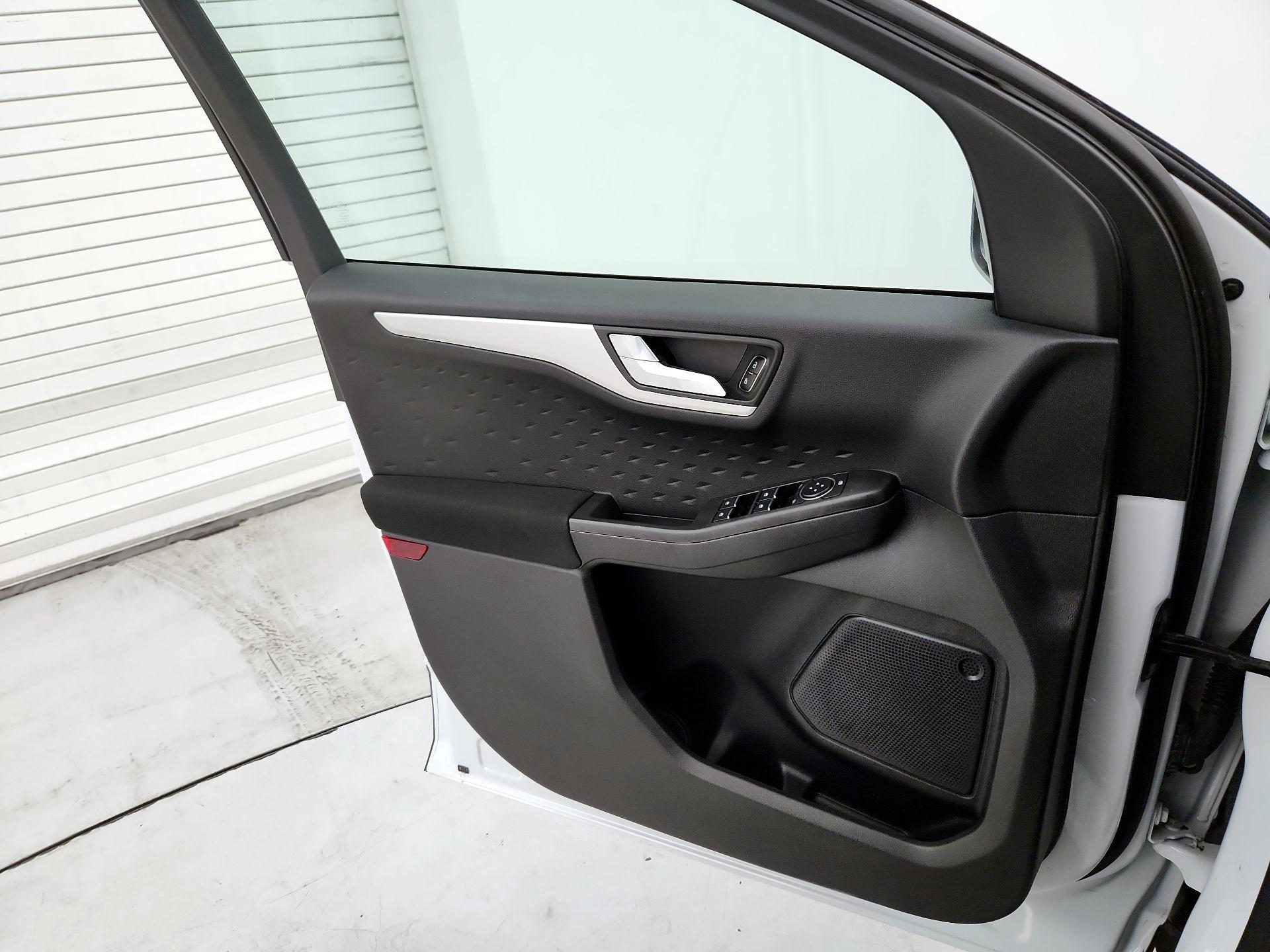 Thumbnail: 2020 Ford Escape - 12