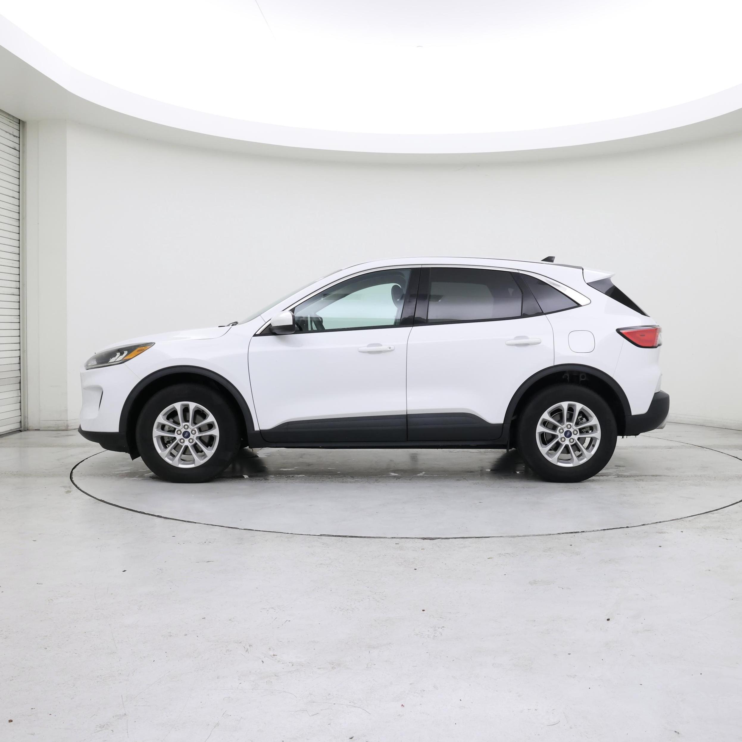 Thumbnail: 2020 Ford Escape - 3