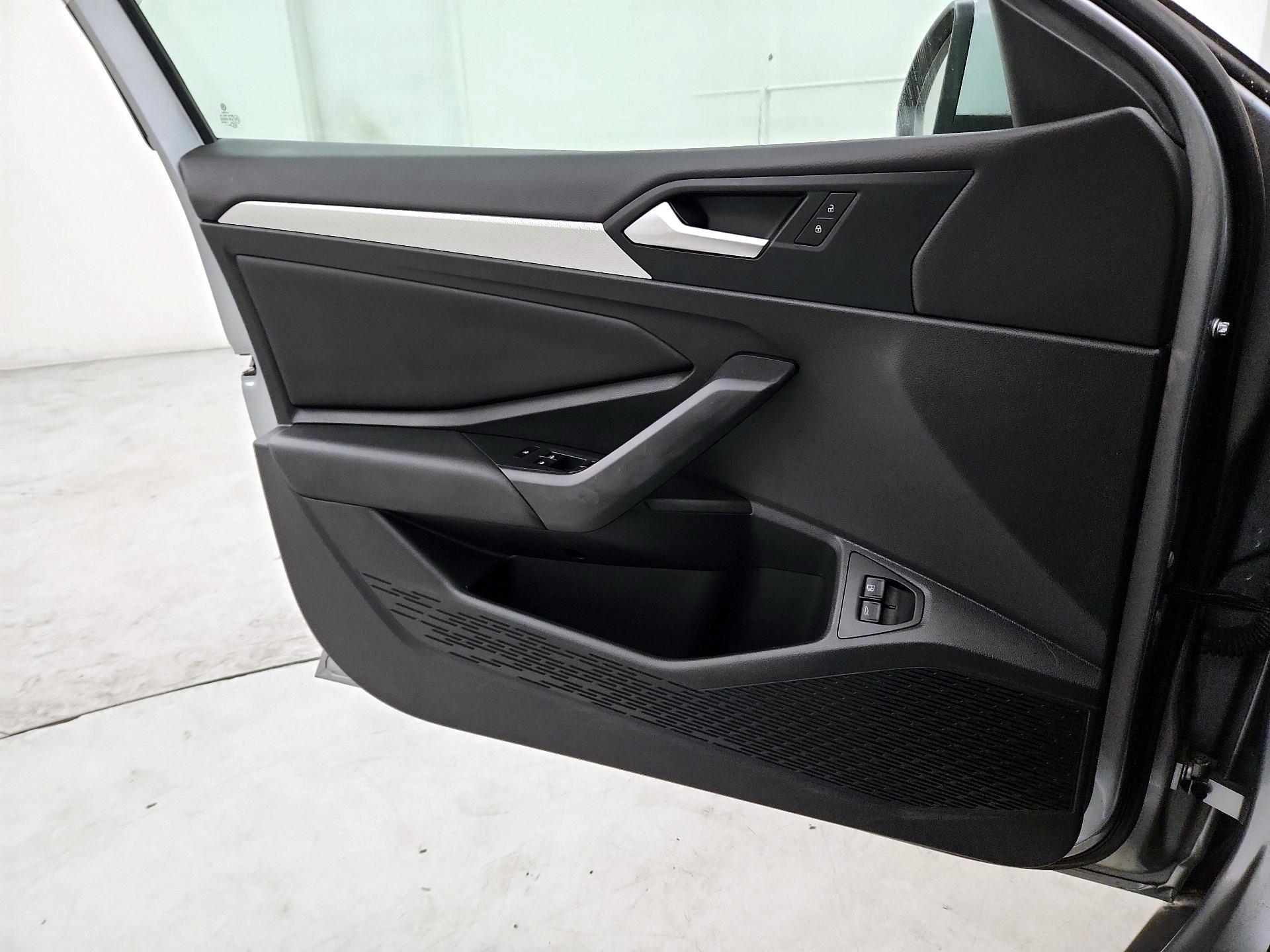 Thumbnail: 2020 Volkswagen Jetta - 12