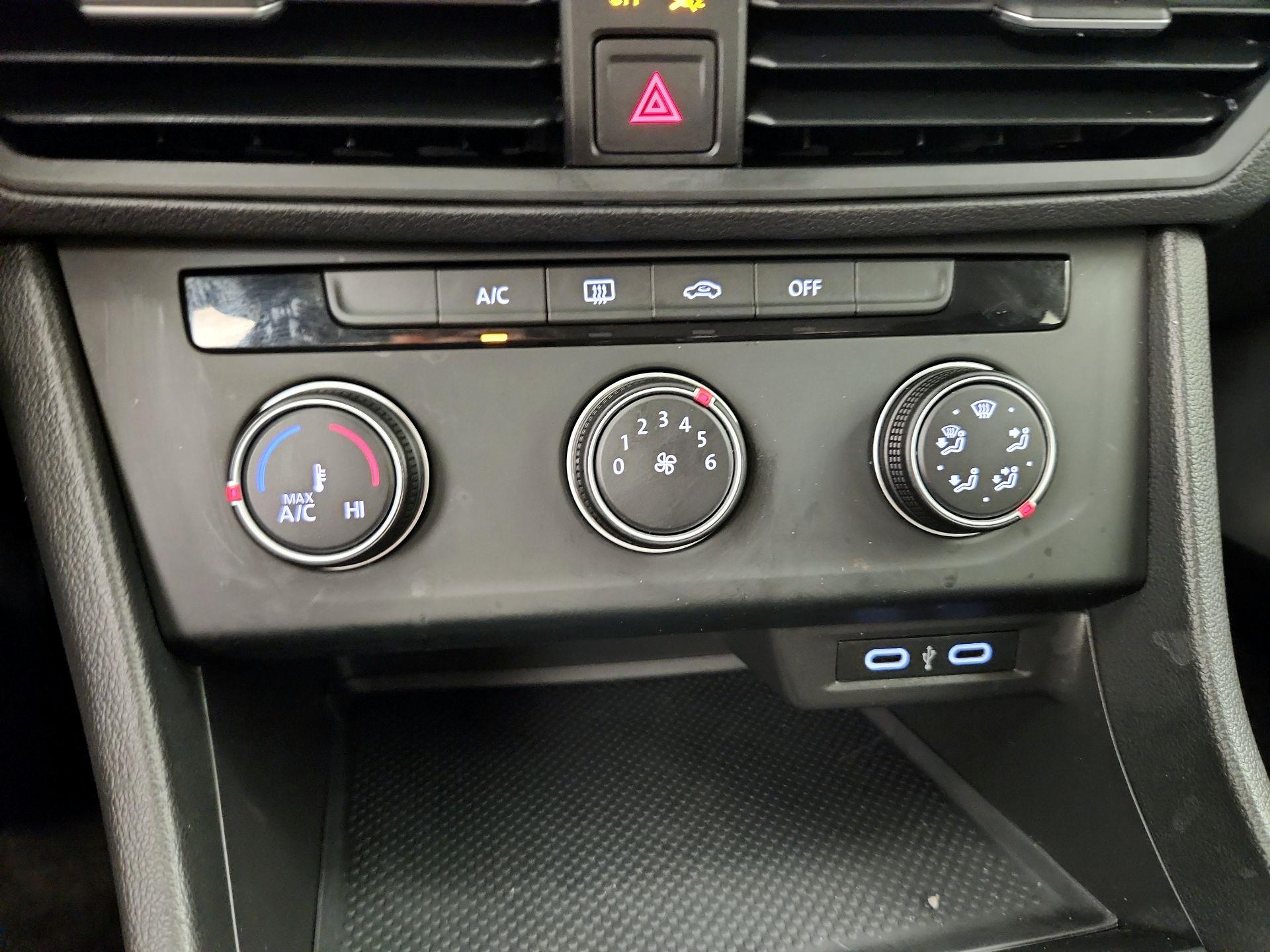 Thumbnail: 2020 Volkswagen Jetta - 16