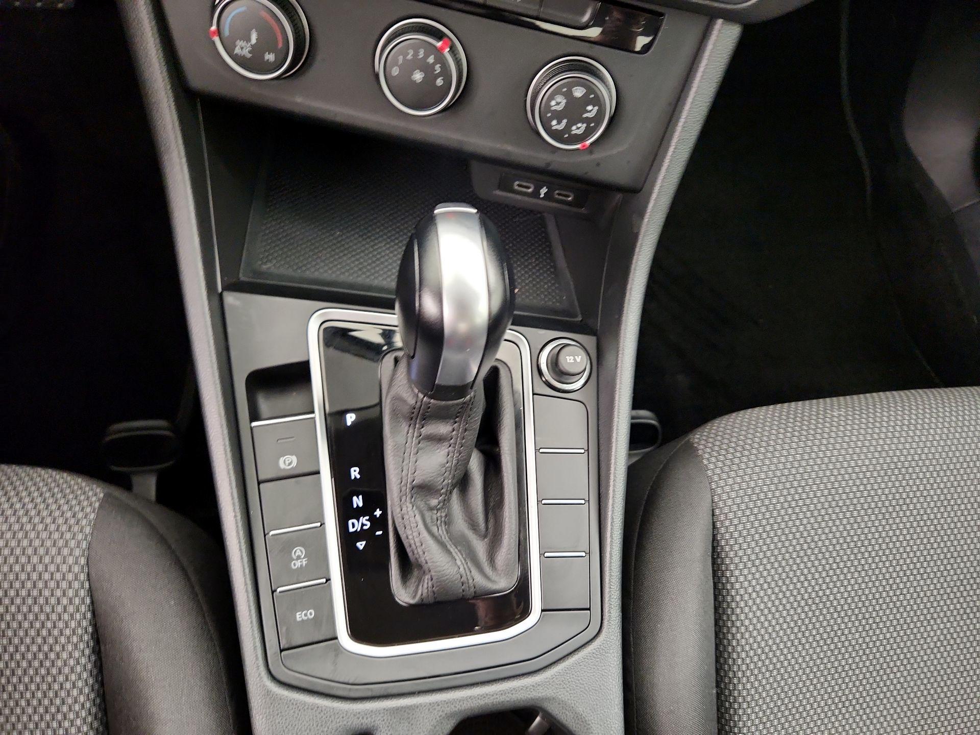 Thumbnail: 2020 Volkswagen Jetta - 17