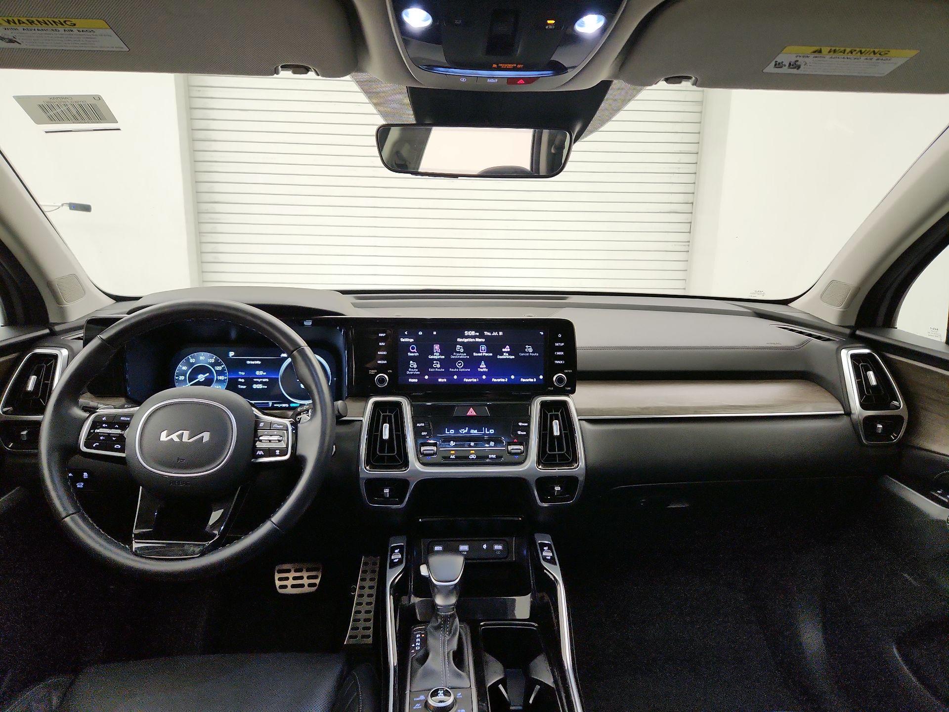 Thumbnail: 2023 Kia Sorento - 9