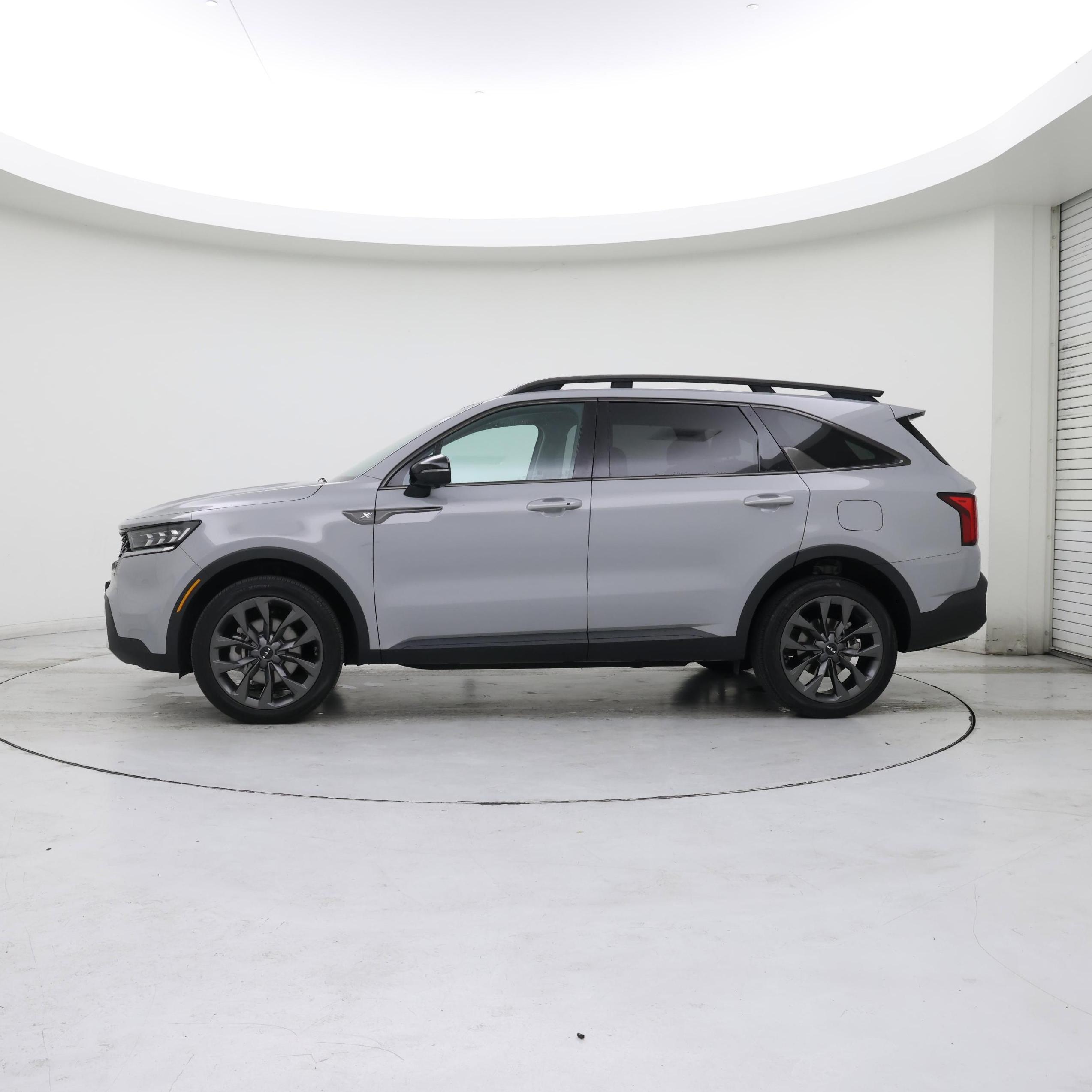 Thumbnail: 2023 Kia Sorento - 3