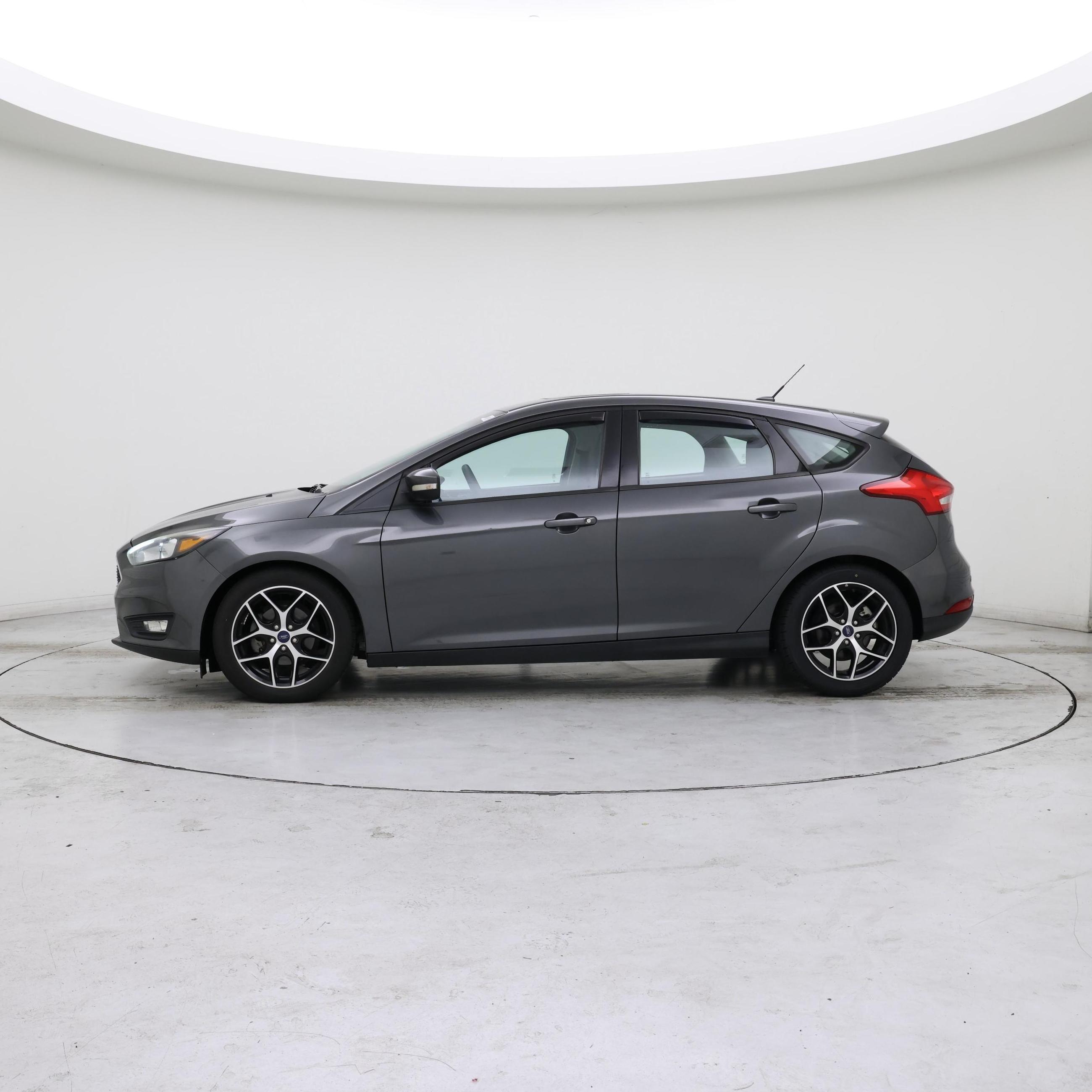 Thumbnail: 2017 Ford Focus - 3