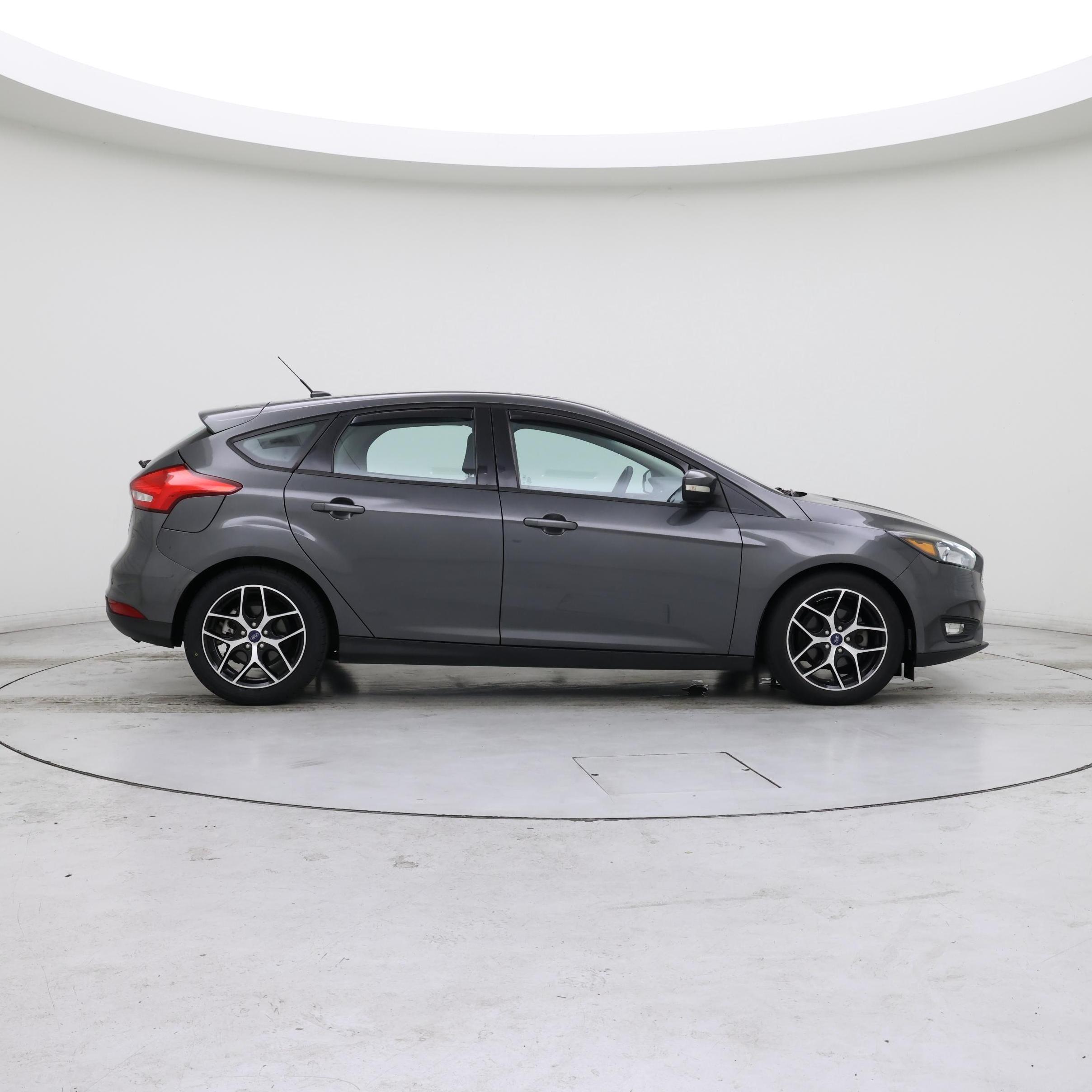 Thumbnail: 2017 Ford Focus - 7