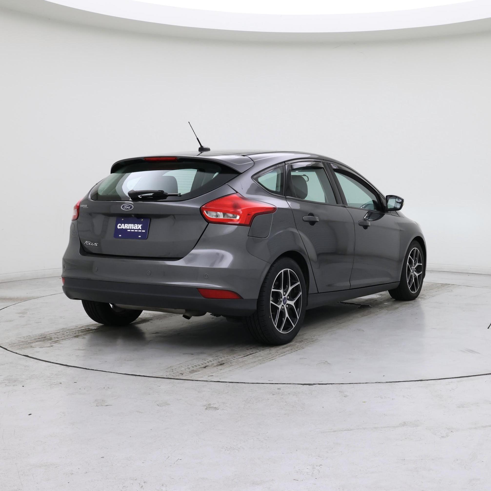 Thumbnail: 2017 Ford Focus - 8