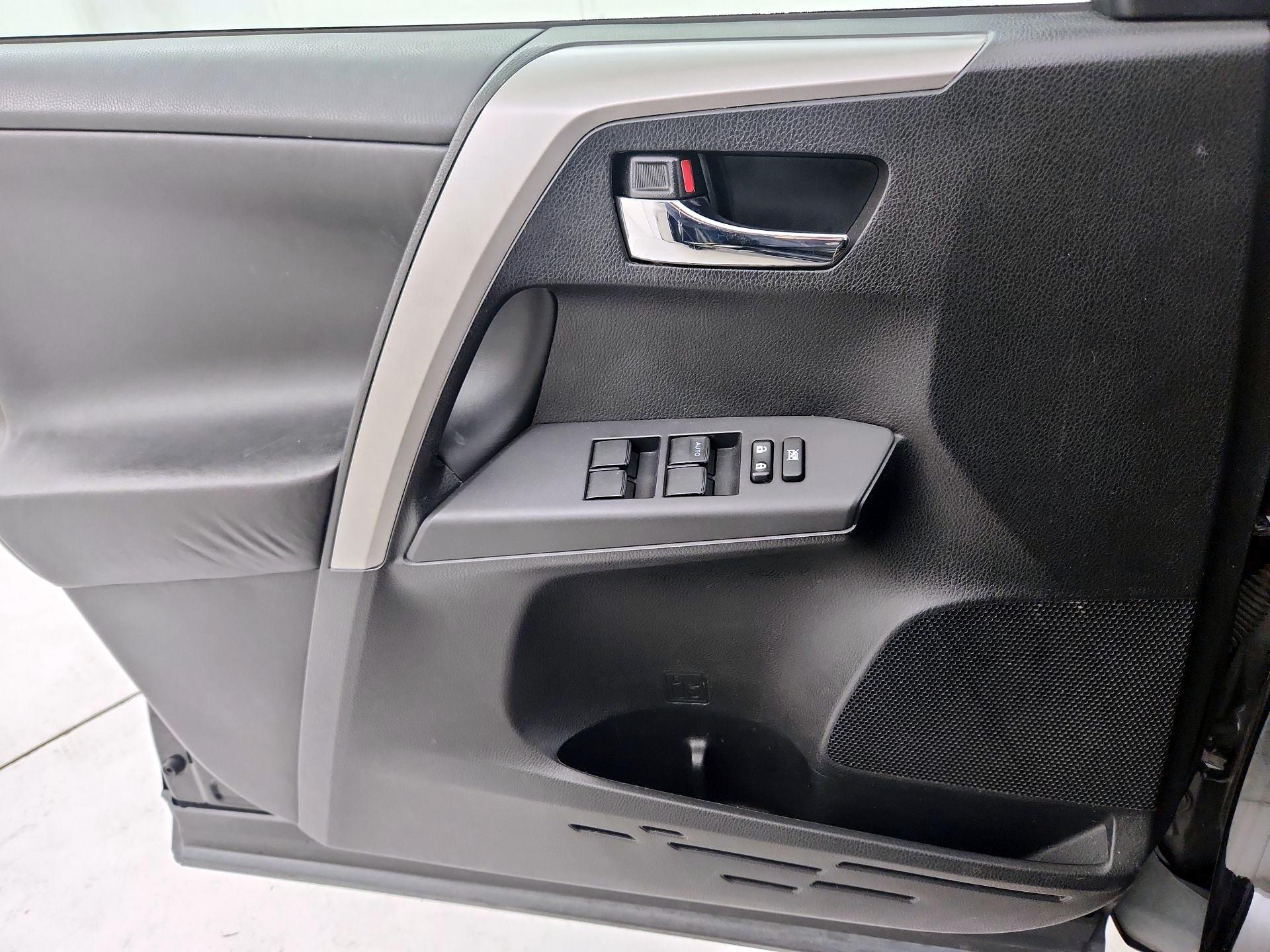 Thumbnail: 2017 Toyota RAV4 - 12