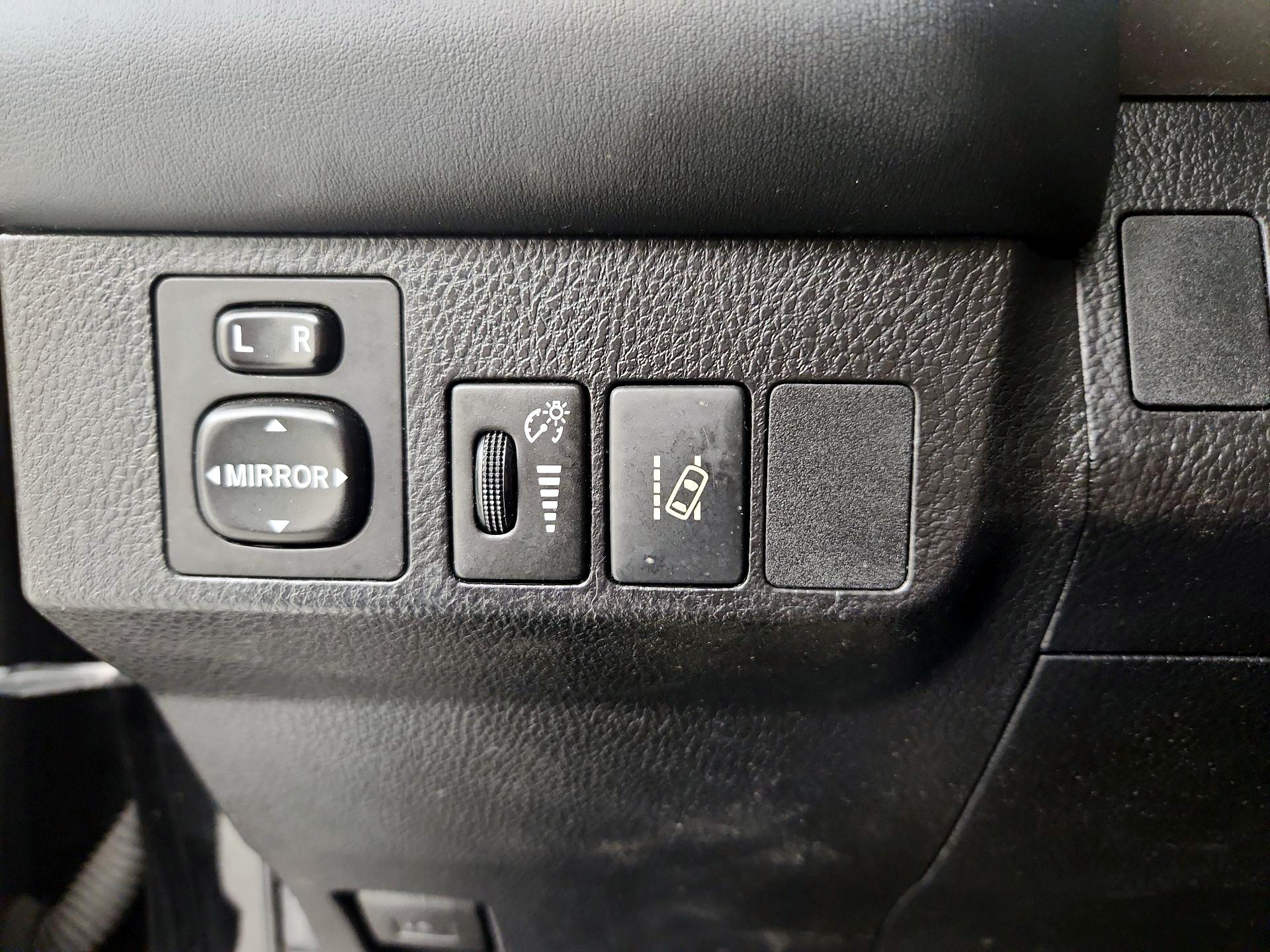 Thumbnail: 2017 Toyota RAV4 - 13