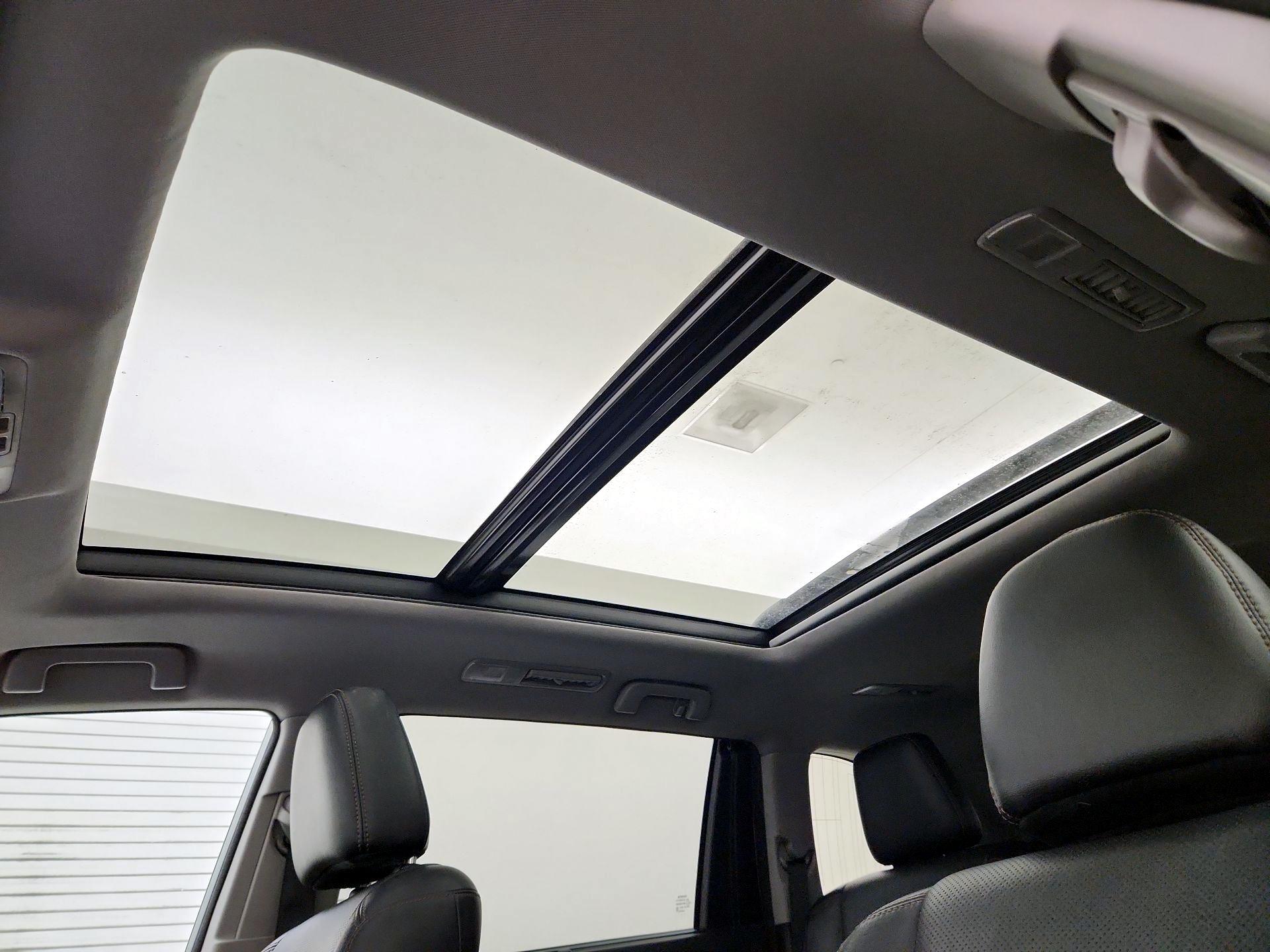 Thumbnail: 2018 Toyota Highlander - 20