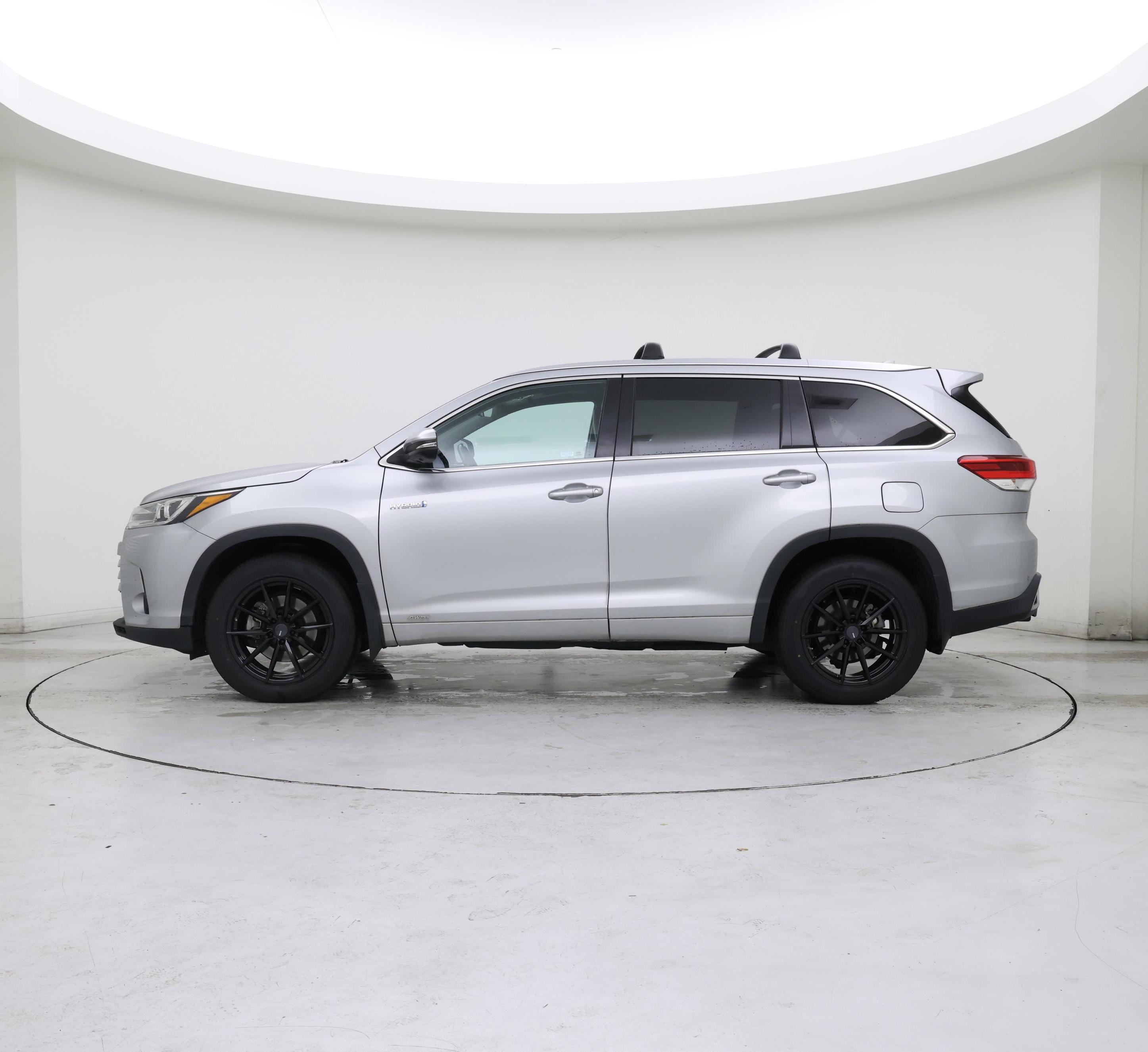 Thumbnail: 2018 Toyota Highlander - 3