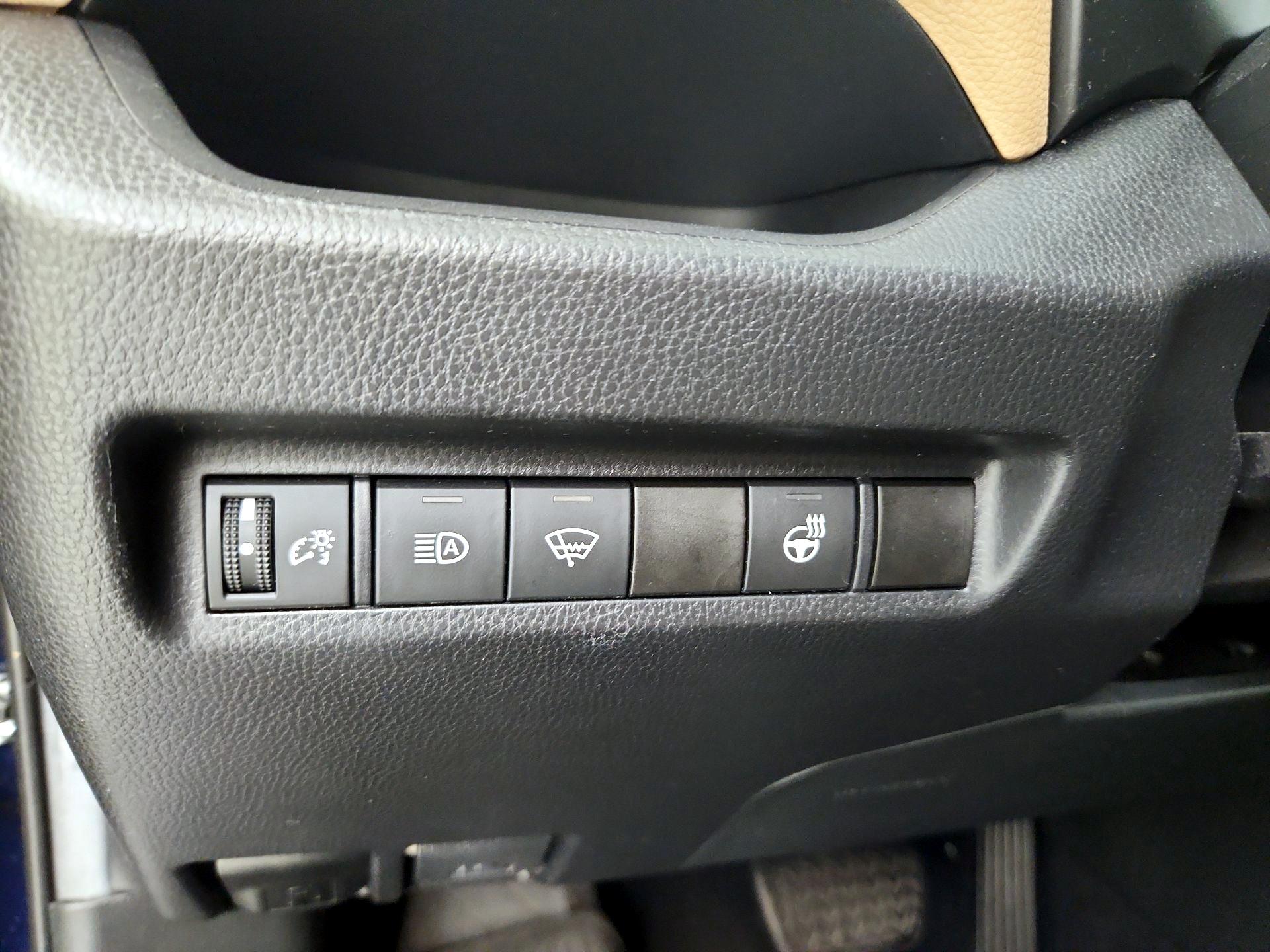 Thumbnail: 2020 Toyota RAV4 - 13