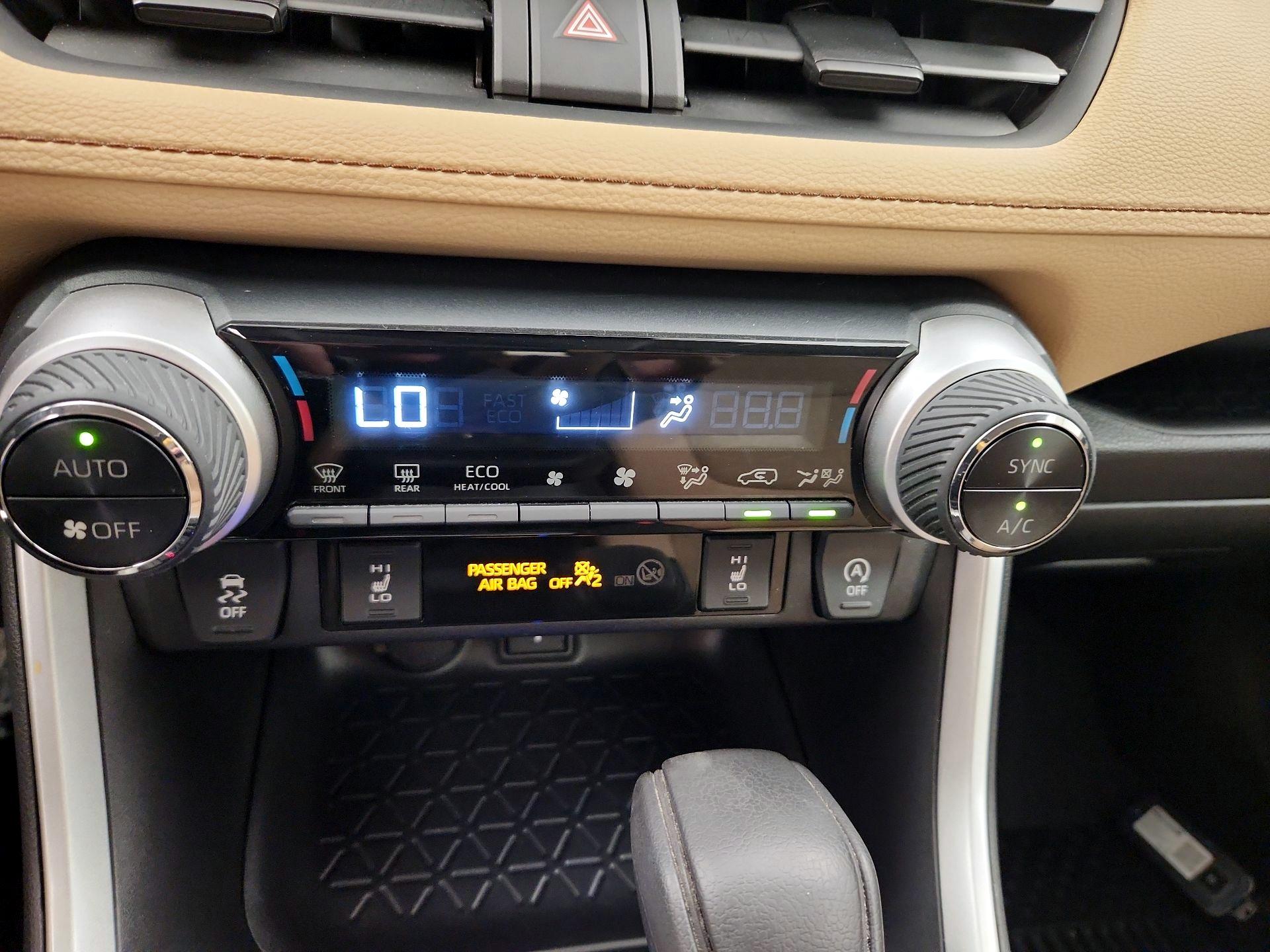 Thumbnail: 2020 Toyota RAV4 - 16