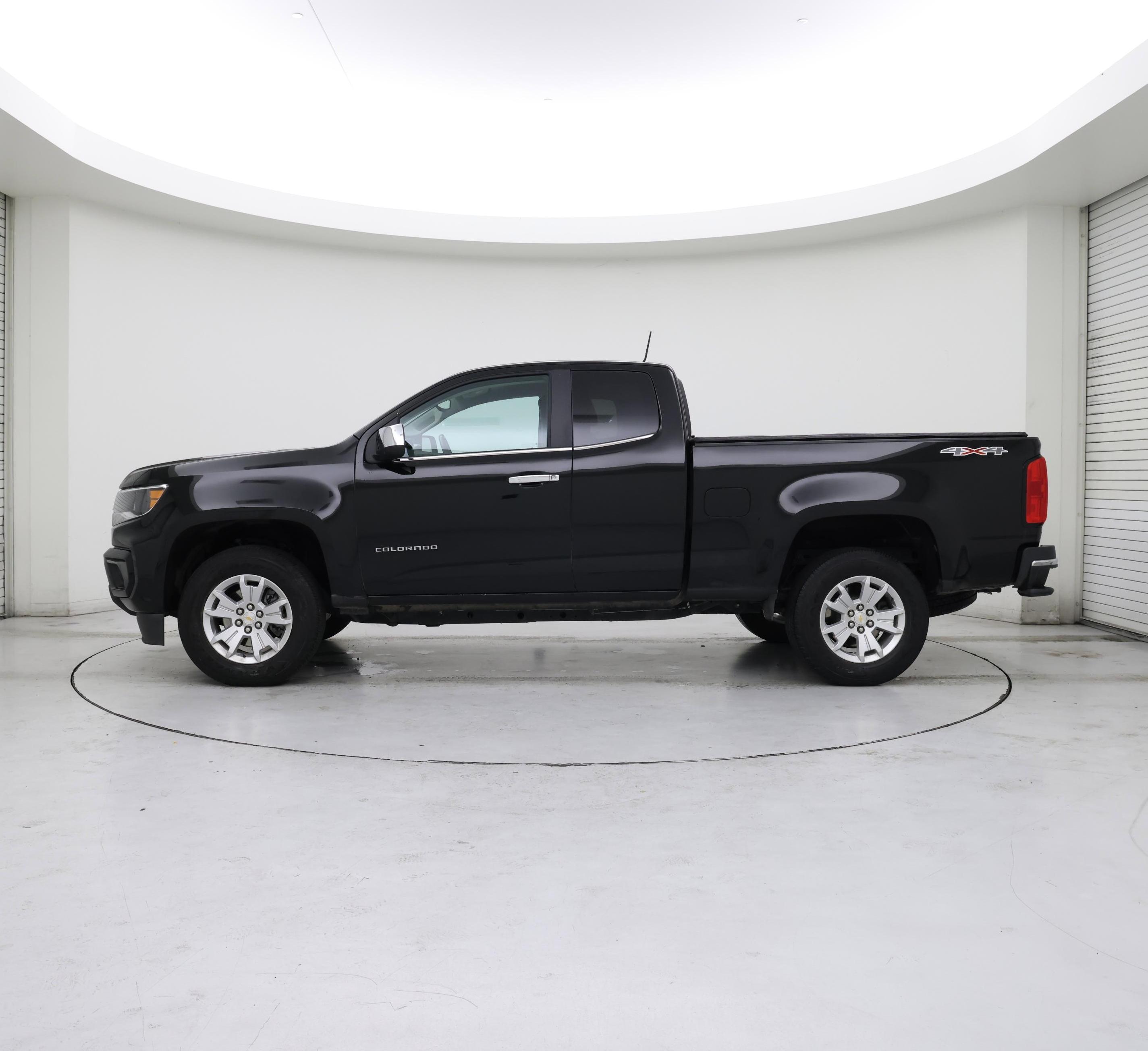 Thumbnail: 2022 Chevrolet Colorado - 3