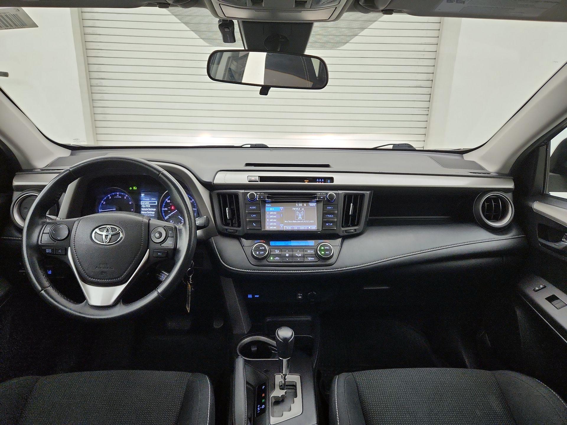 Thumbnail: 2018 Toyota RAV4 - 9