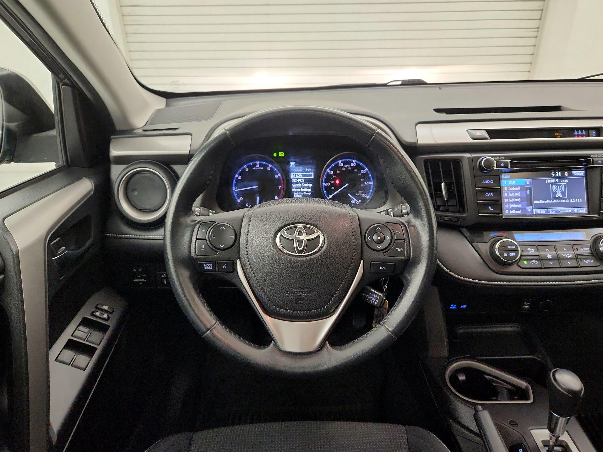 Thumbnail: 2018 Toyota RAV4 - 10