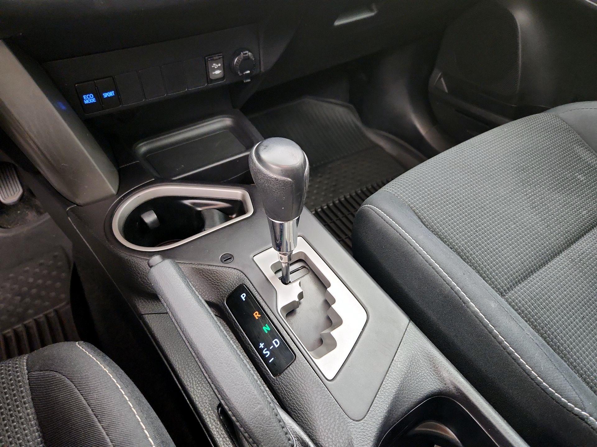 Thumbnail: 2018 Toyota RAV4 - 17