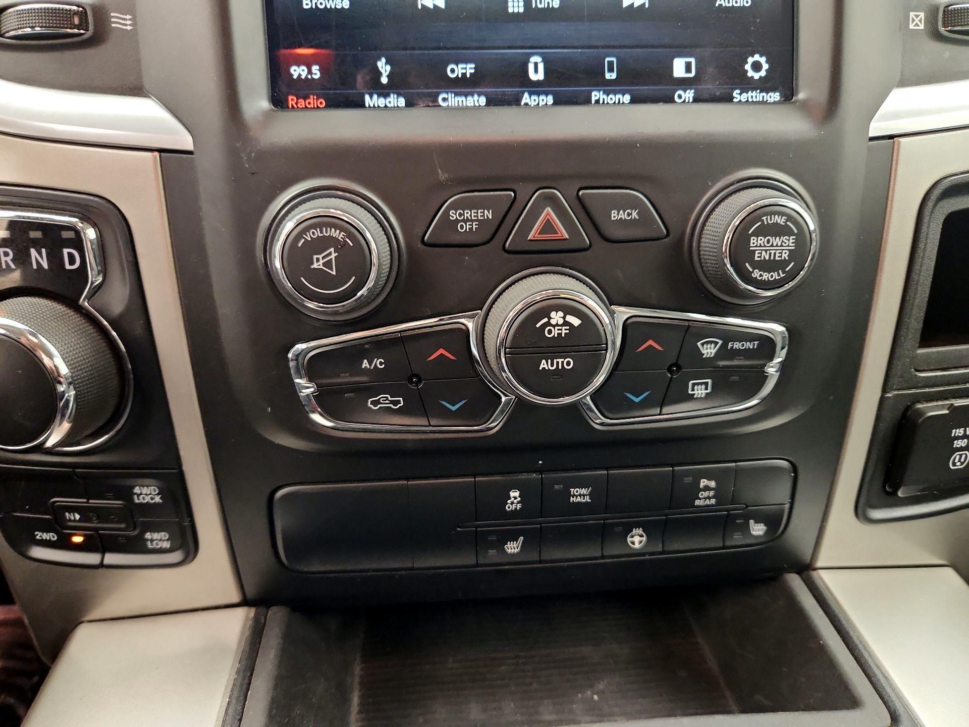 Thumbnail: 2019 RAM 1500 Classic - 16