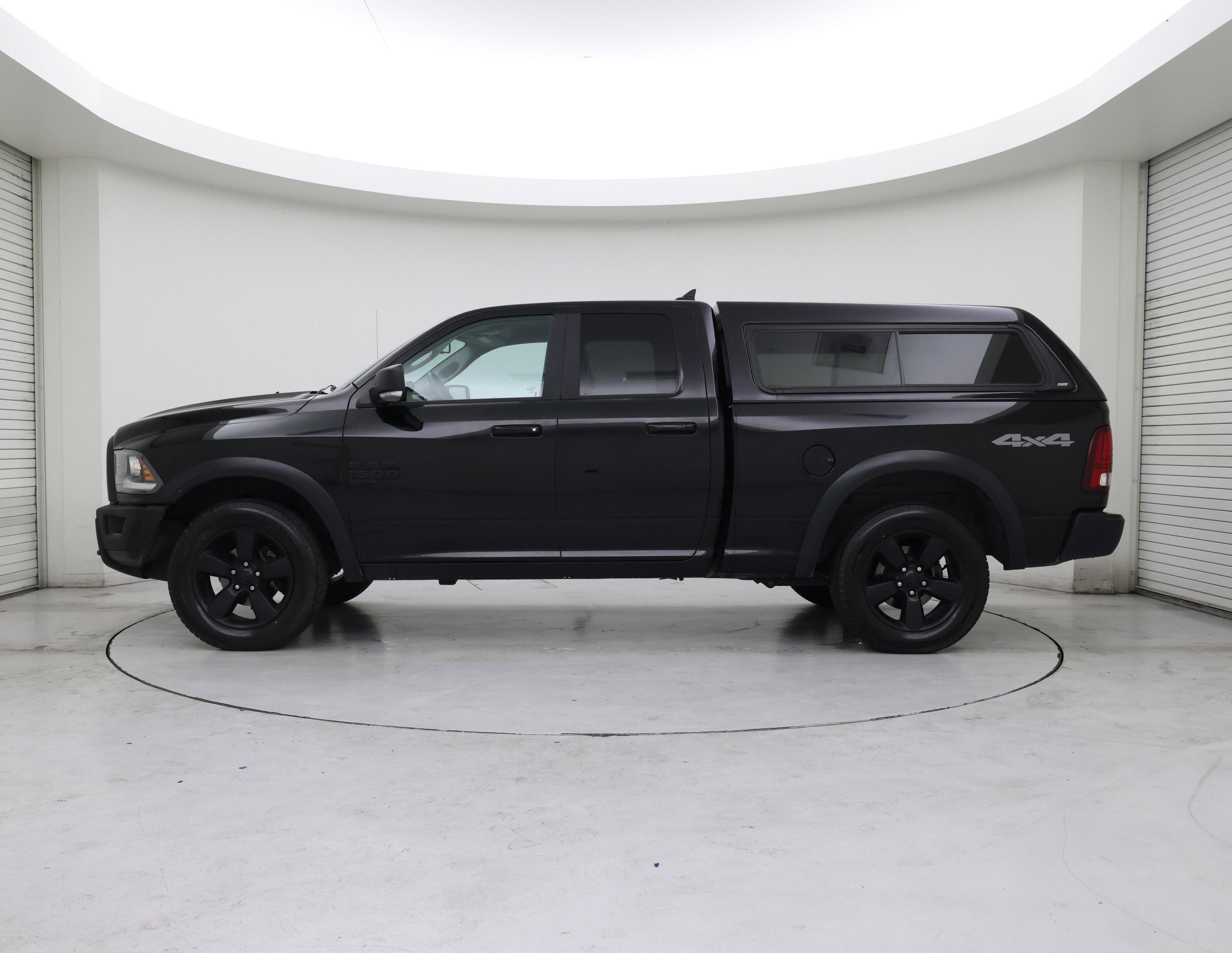 Thumbnail: 2019 RAM 1500 Classic - 3