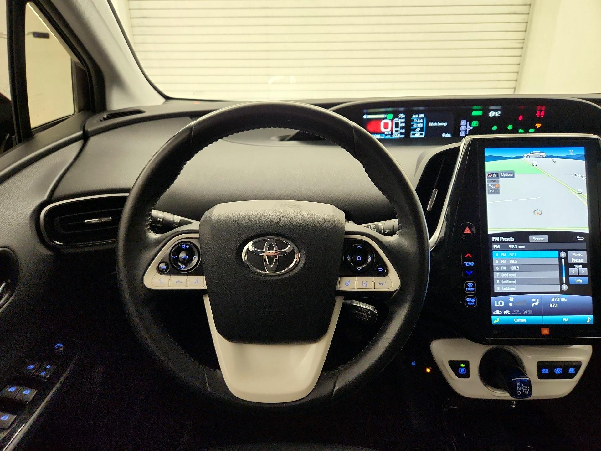 Thumbnail: 2017 Toyota Prius Prime - 10