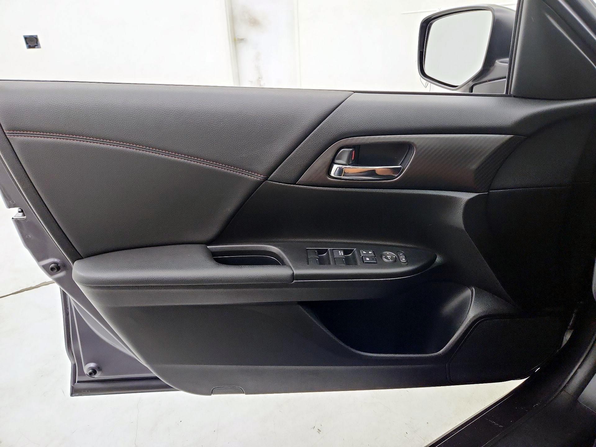 Thumbnail: 2017 Honda Accord - 12