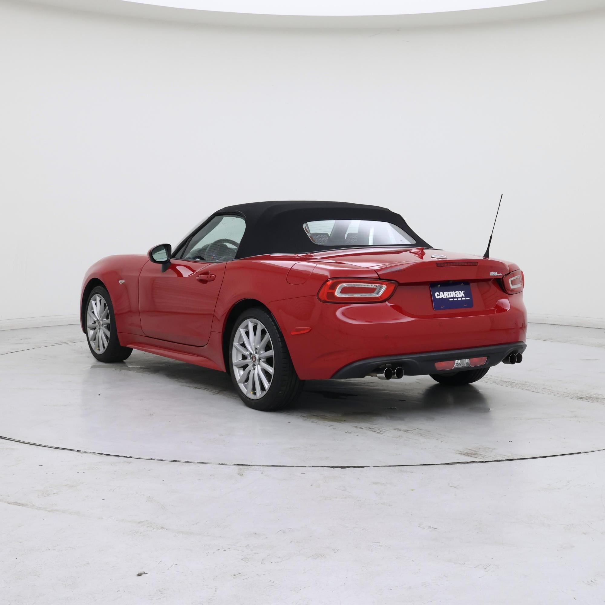 Thumbnail: 2017 Fiat 124 Spider - 2