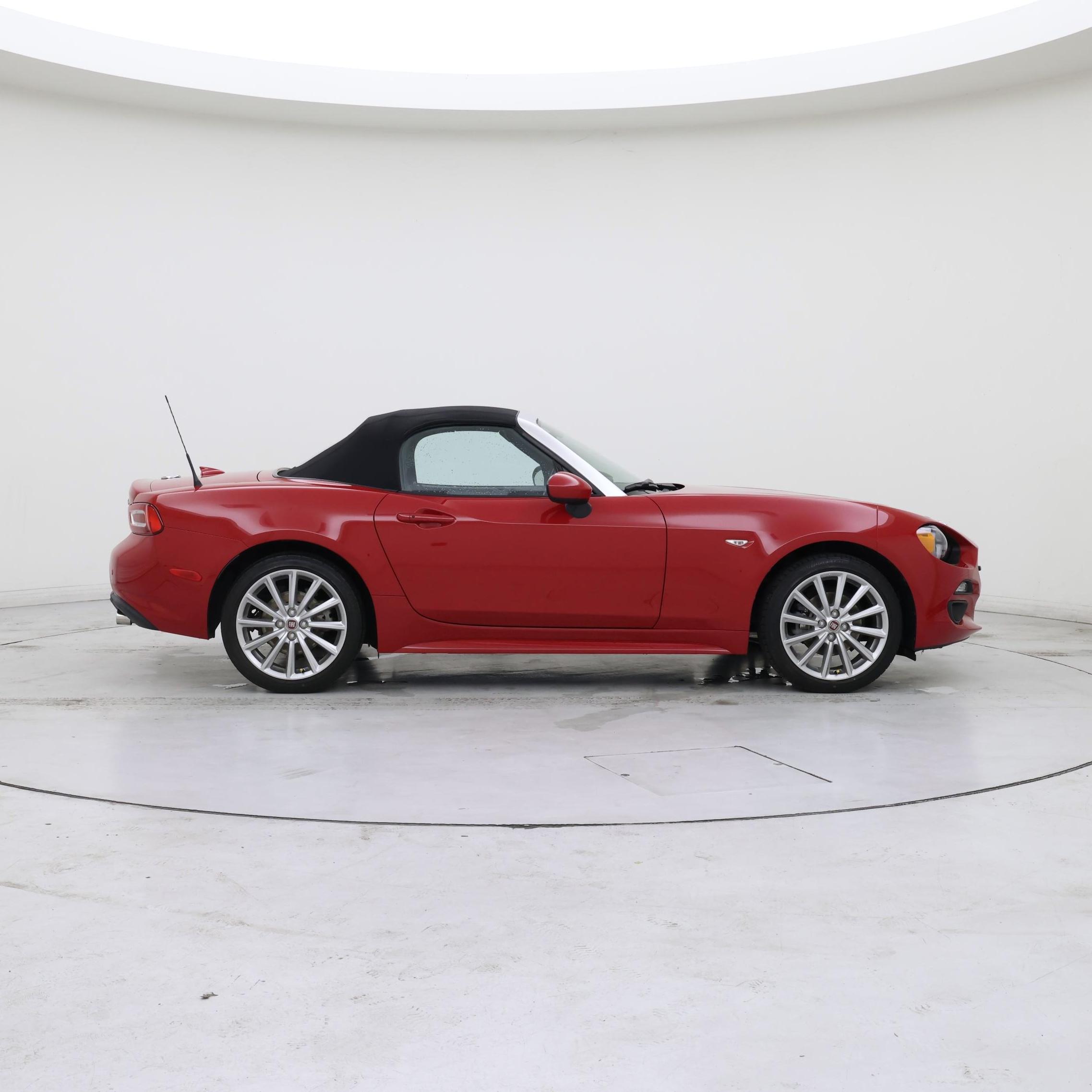 Thumbnail: 2017 Fiat 124 Spider - 7