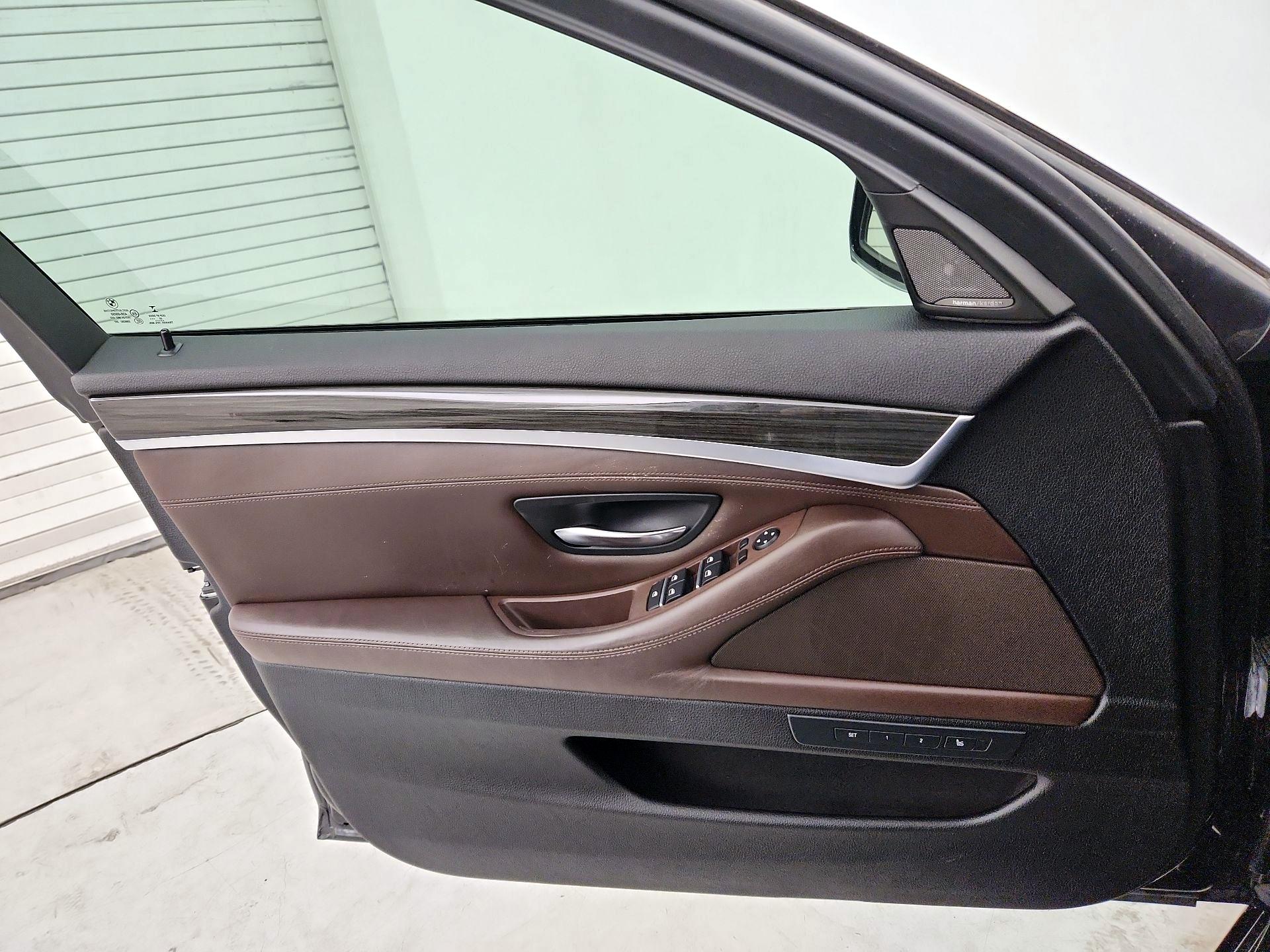 Thumbnail: 2016 BMW 5 Series - 12