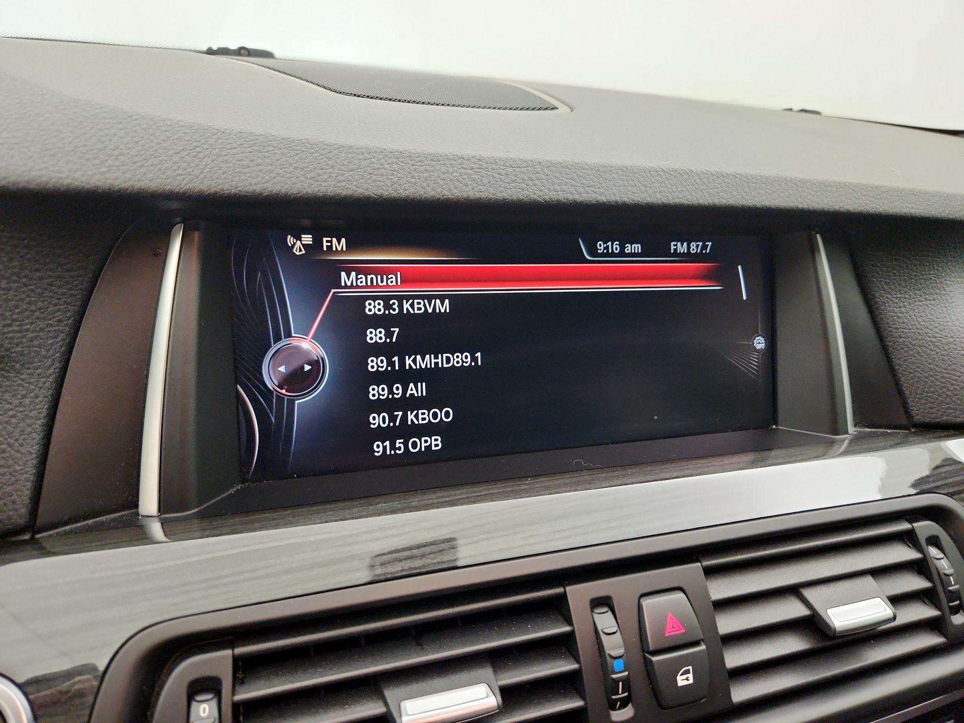 Thumbnail: 2016 BMW 5 Series - 16