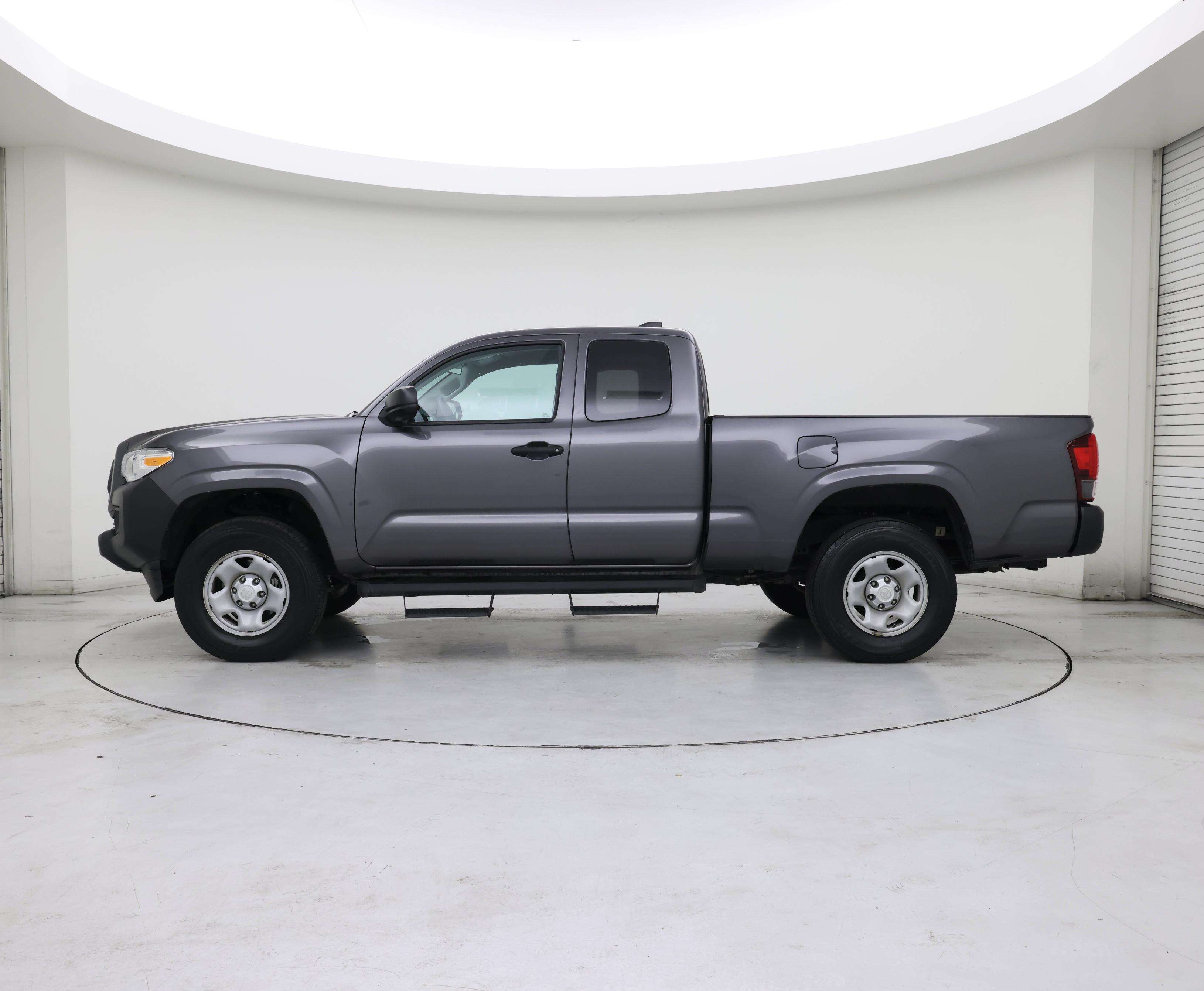 Thumbnail: 2022 Toyota Tacoma - 3