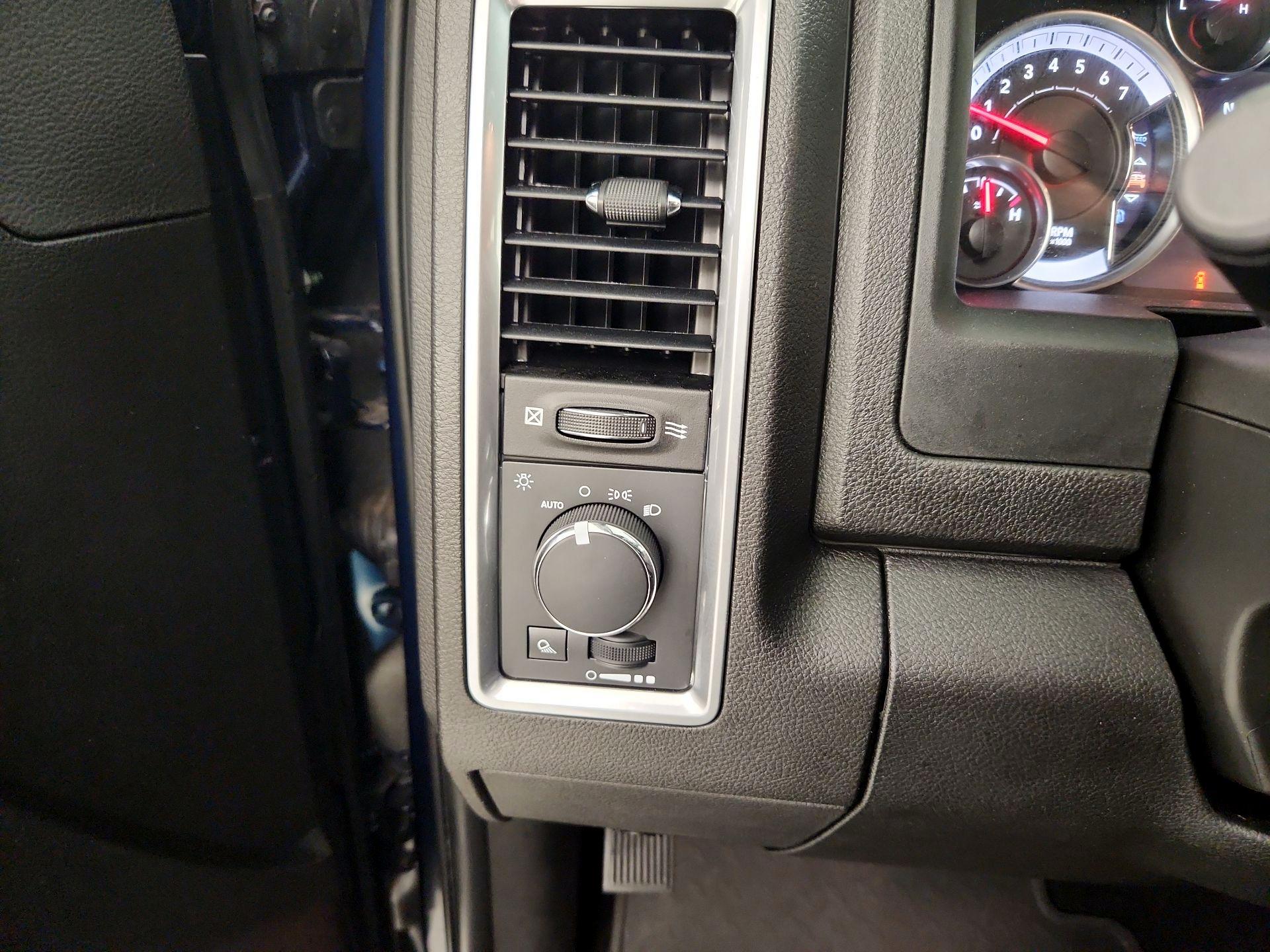 Thumbnail: 2022 RAM 1500 Classic - 13