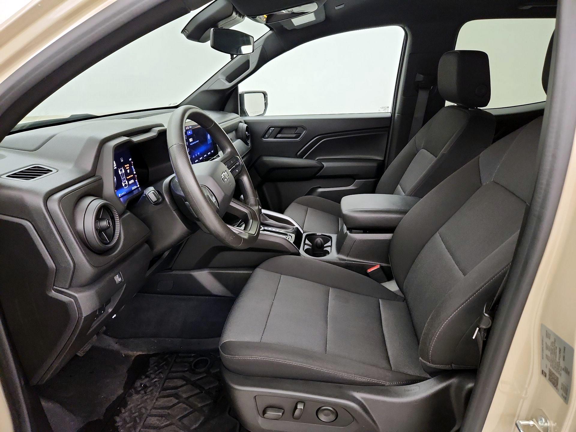 Thumbnail: 2023 Chevrolet Colorado - 11