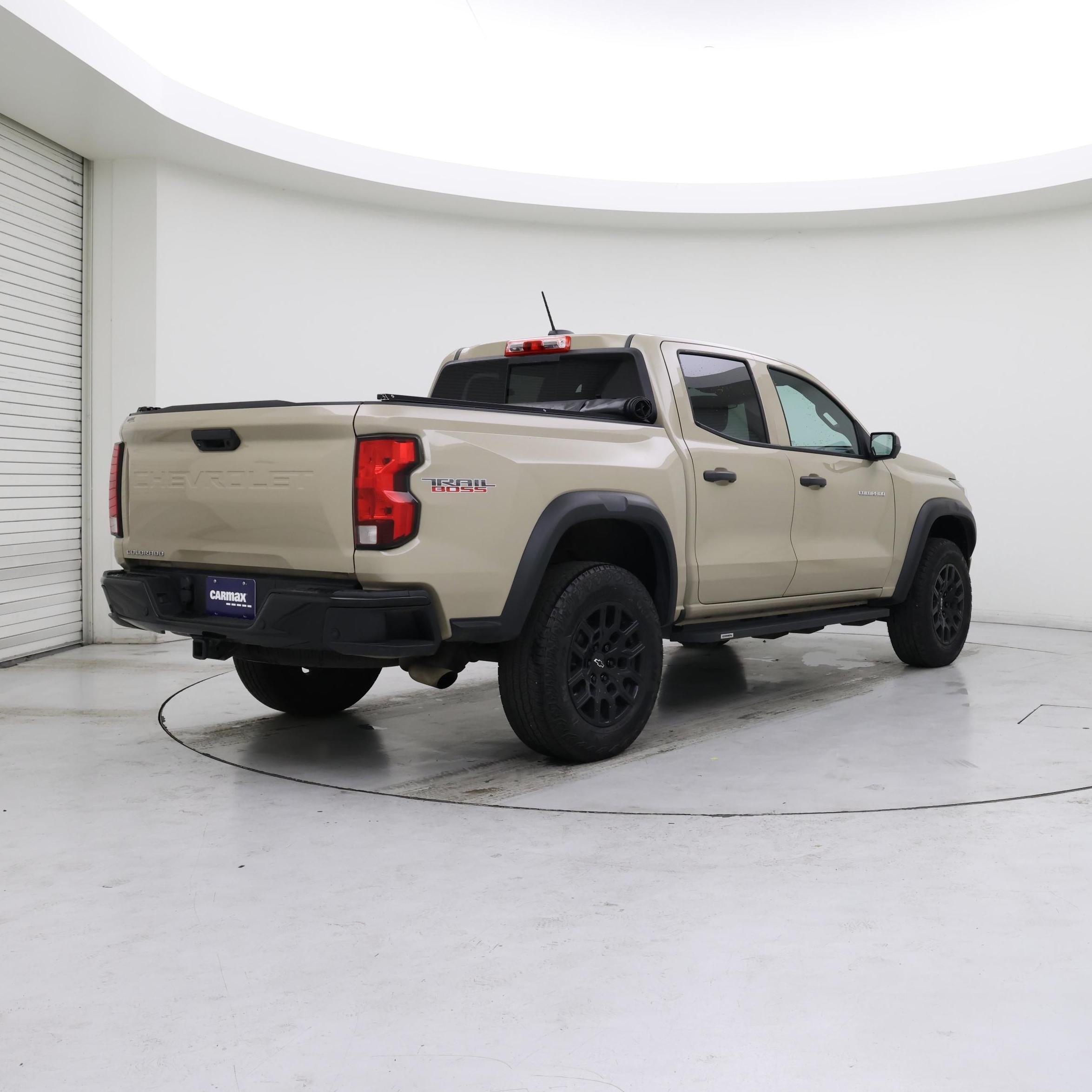 Thumbnail: 2023 Chevrolet Colorado - 8