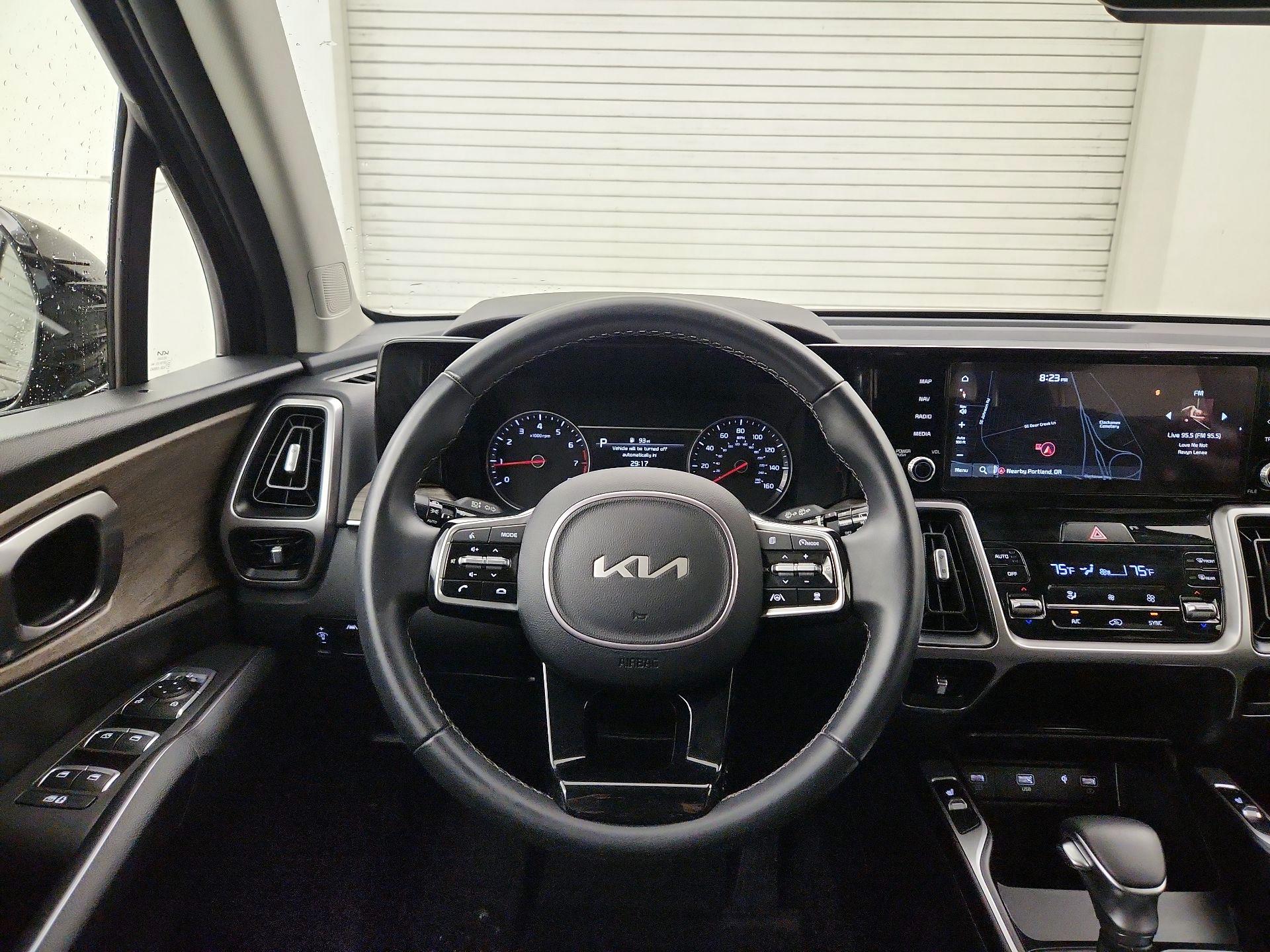 Thumbnail: 2023 Kia Sorento - 10