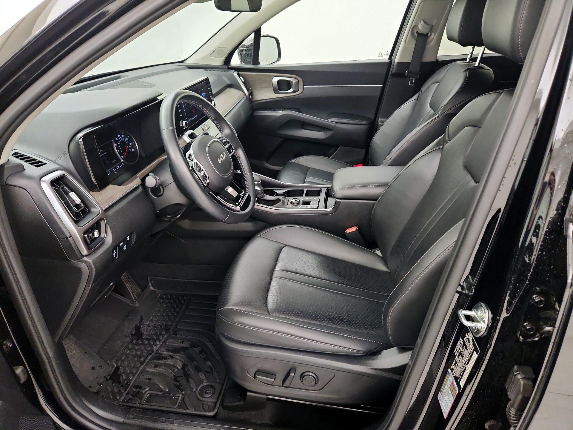 Thumbnail: 2023 Kia Sorento - 11