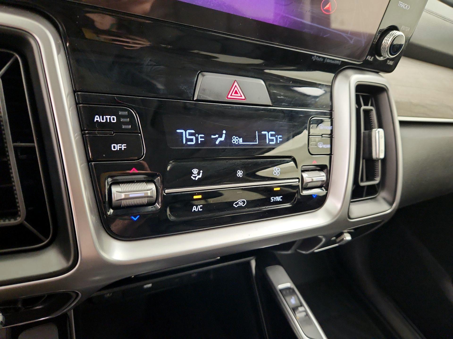Thumbnail: 2023 Kia Sorento - 17