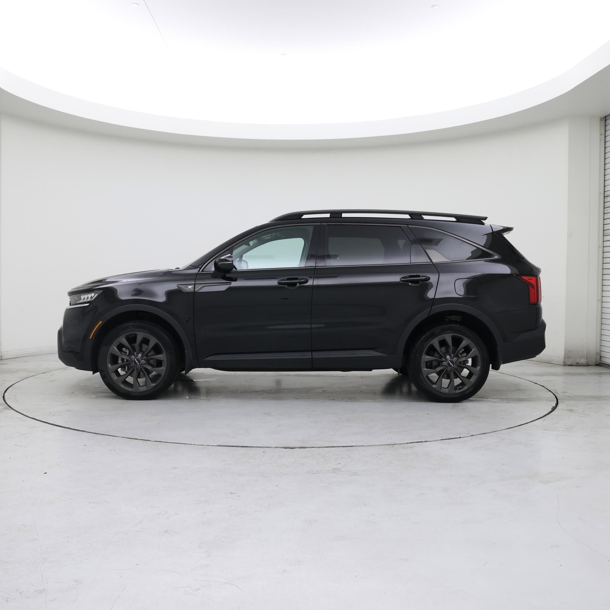 Thumbnail: 2023 Kia Sorento - 3