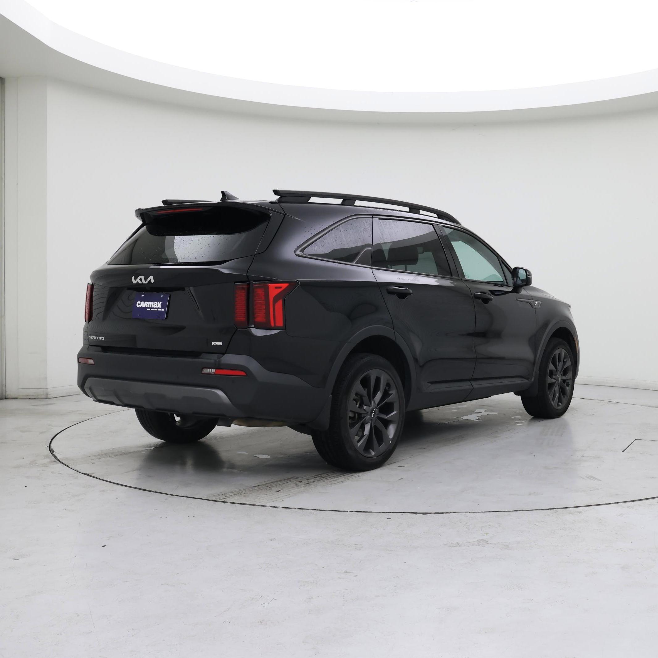 Thumbnail: 2023 Kia Sorento - 8
