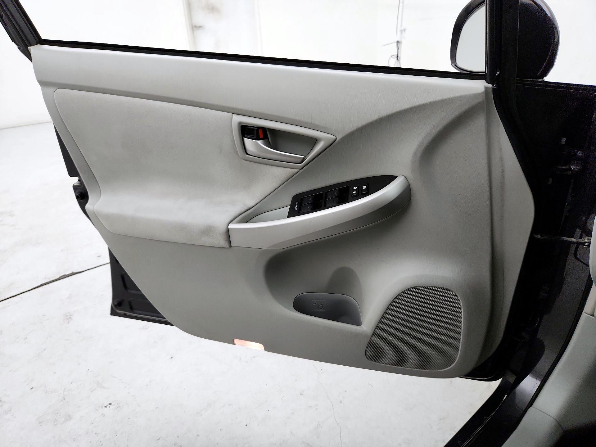 Thumbnail: 2013 Toyota Prius - 12