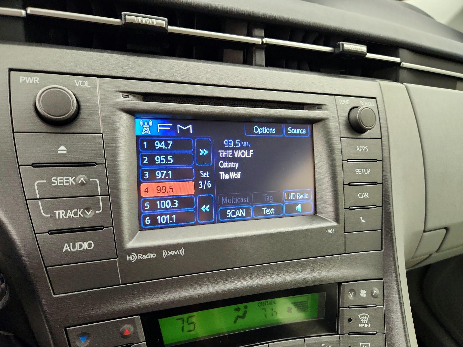 Thumbnail: 2013 Toyota Prius - 15