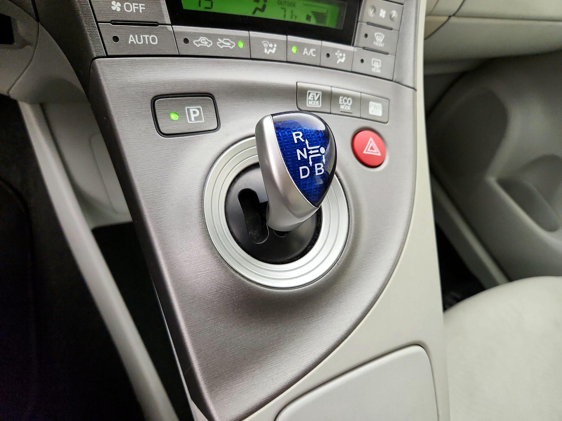 Thumbnail: 2013 Toyota Prius - 17