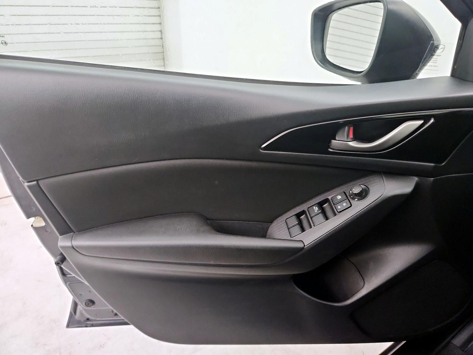 Thumbnail: 2016 Mazda Mazda3 - 12
